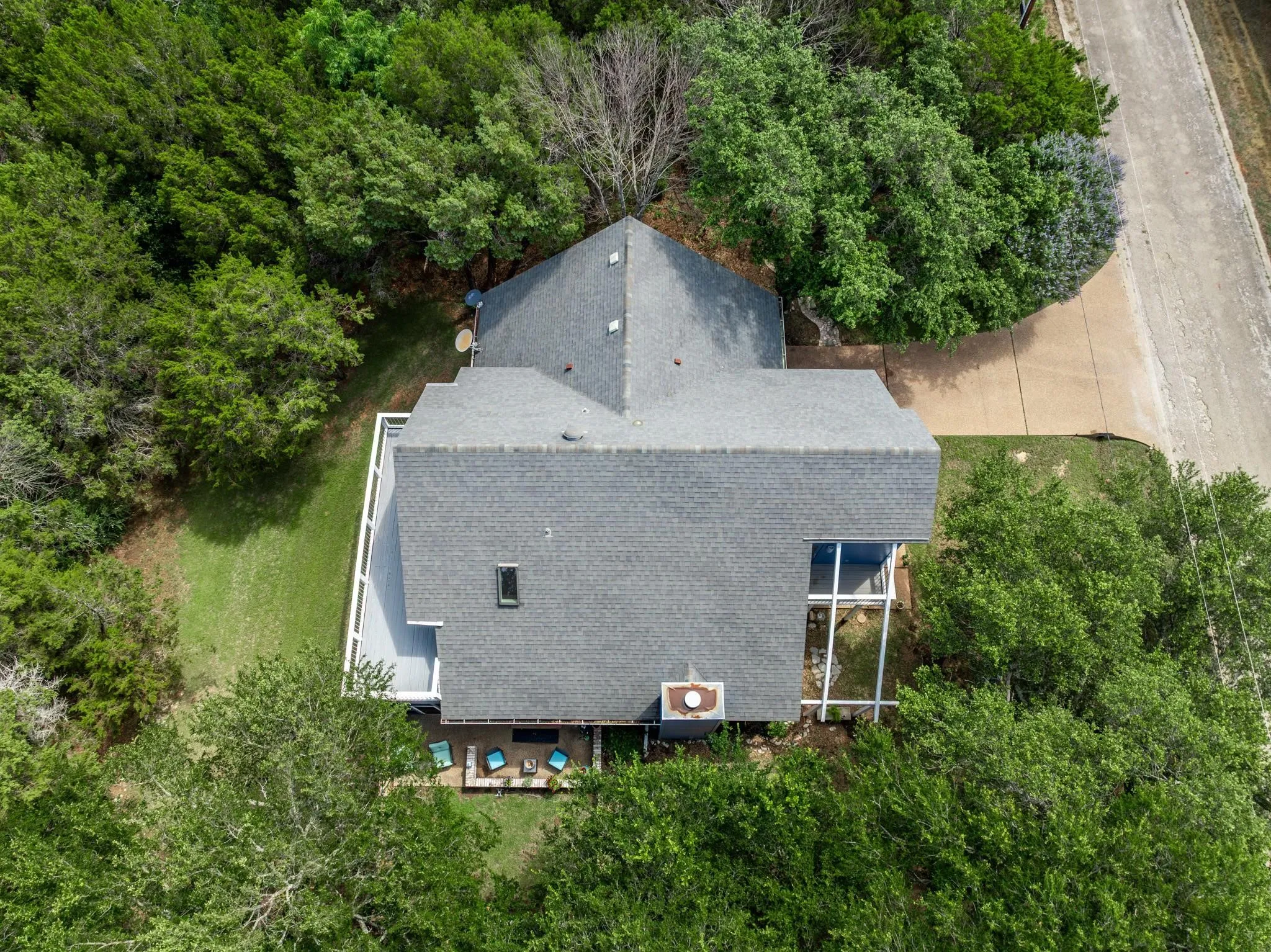 Single Family Residence For Sale in Hill County , 45145 Fringewood Drive, Whitney, Texas 76692, 3 Bedroom, 2 Bathroom, 2 Garage spaces, 1,676 Sqft, built in 2003, mls#21376493, Real Estate Agent in Whitney, Homes For Sale in Hill county, Homes For Sale in Whitney, Realtor in Whitney Texas, Real Estate Brokerage Independent Realty Texas, Luminita Cordes Realtor