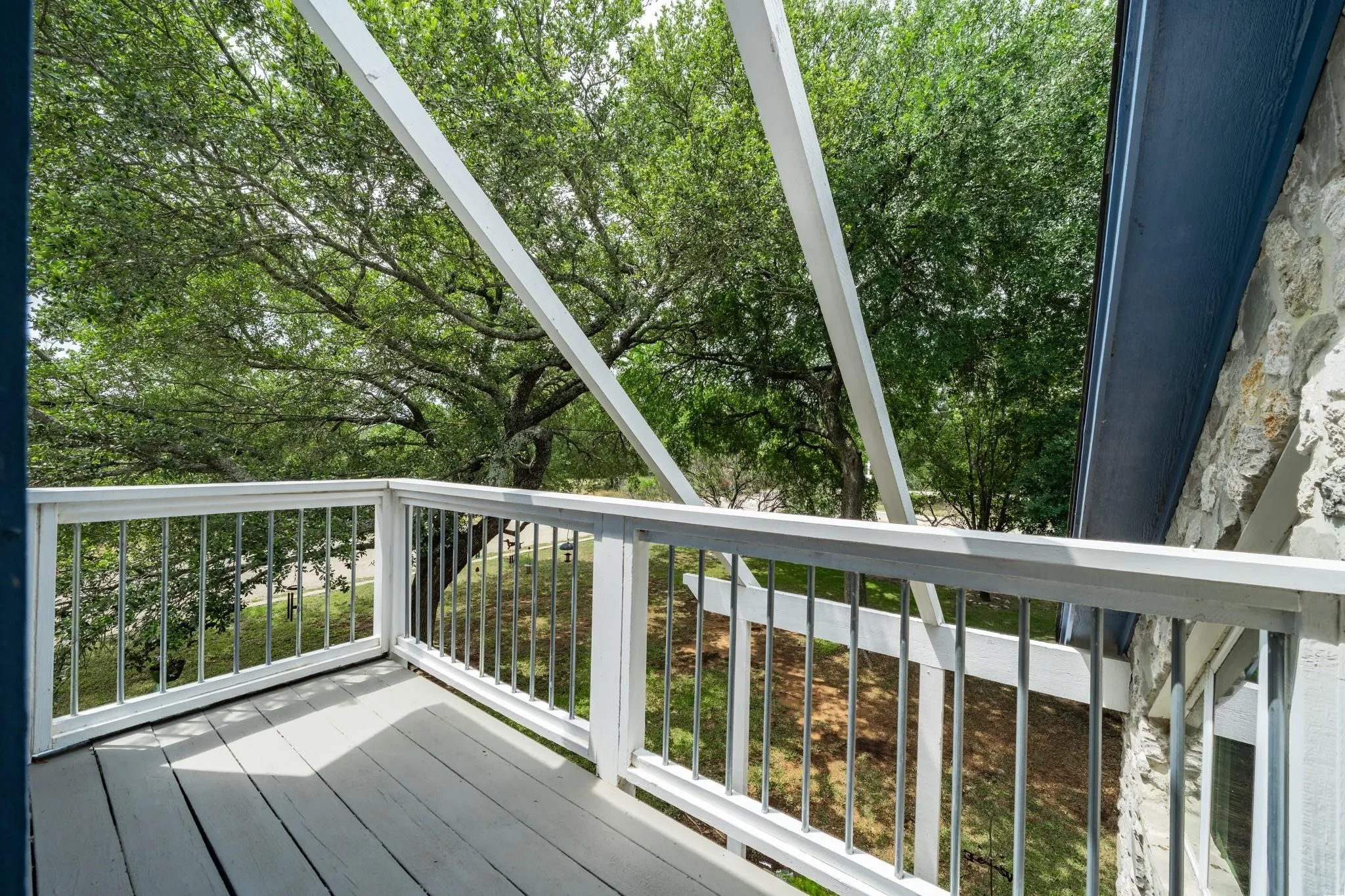 Single Family Residence For Sale in Hill County , 45145 Fringewood Drive, Whitney, Texas 76692, 3 Bedroom, 2 Bathroom, 2 Garage spaces, 1,676 Sqft, built in 2003, mls#21376493, Real Estate Agent in Whitney, Homes For Sale in Hill county, Homes For Sale in Whitney, Realtor in Whitney Texas, Real Estate Brokerage Independent Realty Texas, Luminita Cordes Realtor