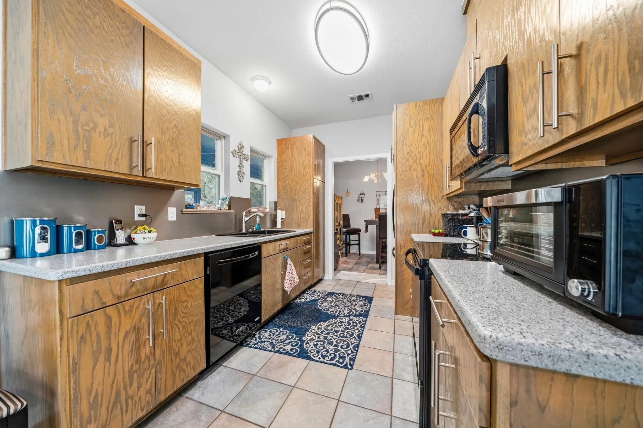 Single Family Residence For Sale in Hill County , 45145 Fringewood Drive, Whitney, Texas 76692, 3 Bedroom, 2 Bathroom, 2 Garage spaces, 1,676 Sqft, built in 2003, mls#21376493, Real Estate Agent in Whitney, Homes For Sale in Hill county, Homes For Sale in Whitney, Realtor in Whitney Texas, Real Estate Brokerage Independent Realty Texas, Luminita Cordes Realtor