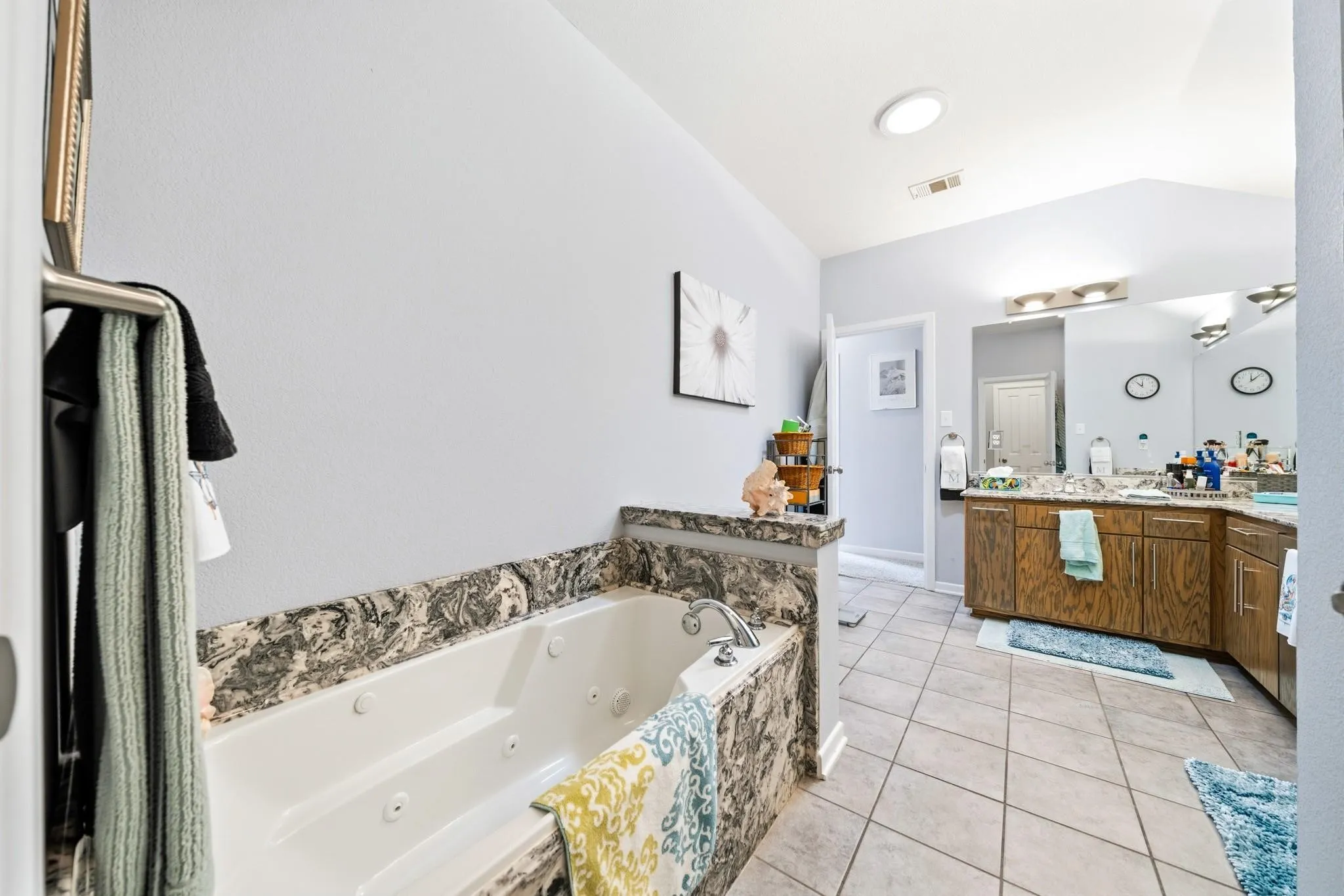 Single Family Residence For Sale in Hill County , 45145 Fringewood Drive, Whitney, Texas 76692, 3 Bedroom, 2 Bathroom, 2 Garage spaces, 1,676 Sqft, built in 2003, mls#21376493, Real Estate Agent in Whitney, Homes For Sale in Hill county, Homes For Sale in Whitney, Realtor in Whitney Texas, Real Estate Brokerage Independent Realty Texas, Luminita Cordes Realtor