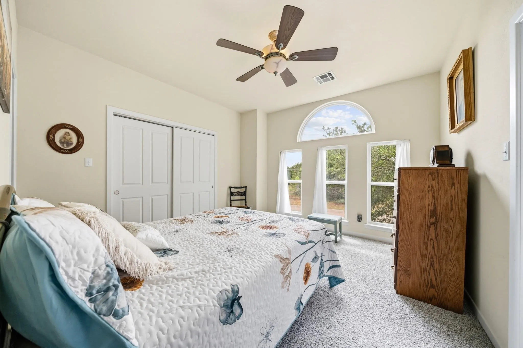 Single Family Residence For Sale in Hill County , 45145 Fringewood Drive, Whitney, Texas 76692, 3 Bedroom, 2 Bathroom, 2 Garage spaces, 1,676 Sqft, built in 2003, mls#21376493, Real Estate Agent in Whitney, Homes For Sale in Hill county, Homes For Sale in Whitney, Realtor in Whitney Texas, Real Estate Brokerage Independent Realty Texas, Luminita Cordes Realtor