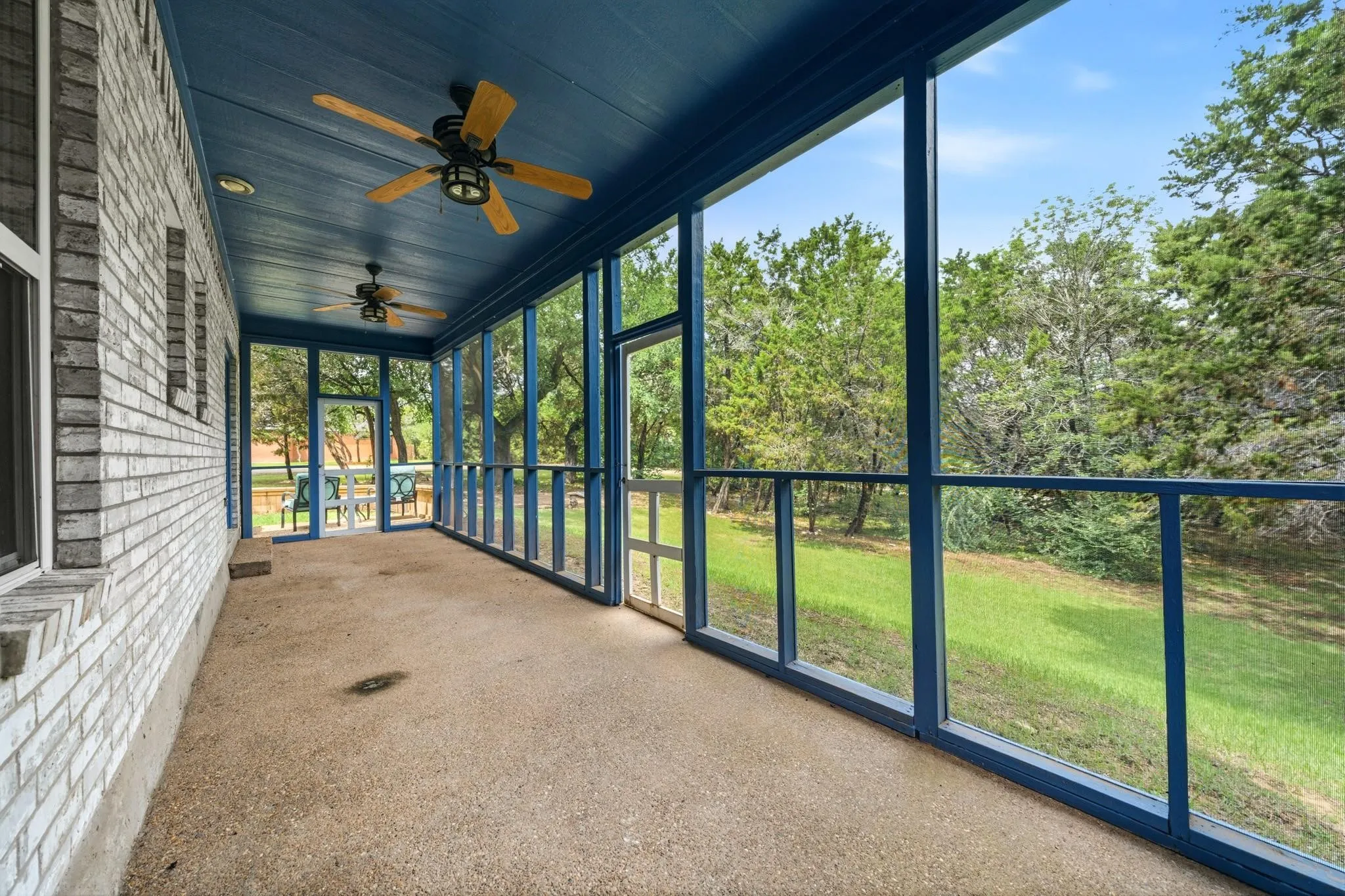 Single Family Residence For Sale in Hill County , 45145 Fringewood Drive, Whitney, Texas 76692, 3 Bedroom, 2 Bathroom, 2 Garage spaces, 1,676 Sqft, built in 2003, mls#21376493, Real Estate Agent in Whitney, Homes For Sale in Hill county, Homes For Sale in Whitney, Realtor in Whitney Texas, Real Estate Brokerage Independent Realty Texas, Luminita Cordes Realtor