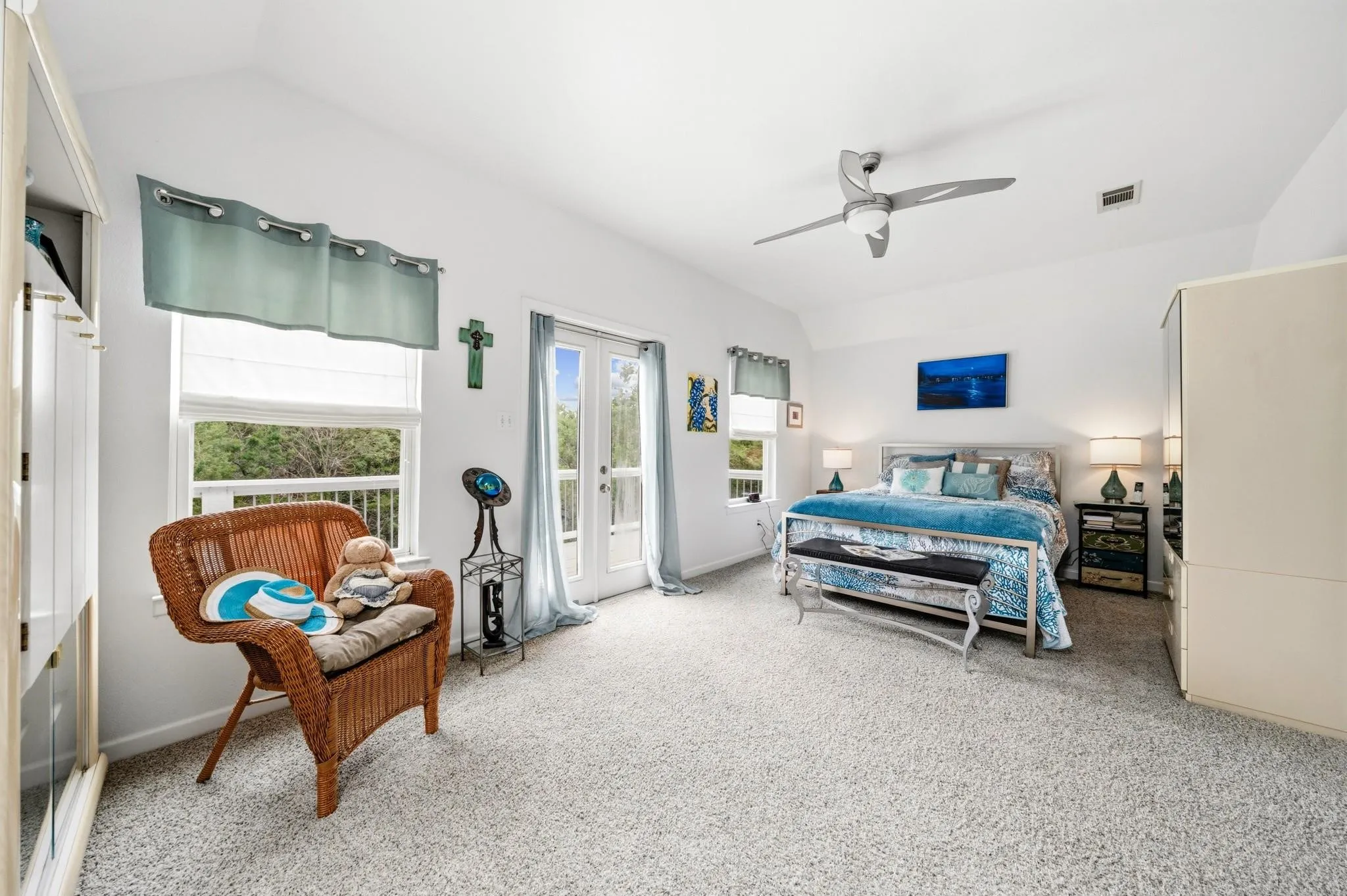 Single Family Residence For Sale in Hill County , 45145 Fringewood Drive, Whitney, Texas 76692, 3 Bedroom, 2 Bathroom, 2 Garage spaces, 1,676 Sqft, built in 2003, mls#21376493, Real Estate Agent in Whitney, Homes For Sale in Hill county, Homes For Sale in Whitney, Realtor in Whitney Texas, Real Estate Brokerage Independent Realty Texas, Luminita Cordes Realtor