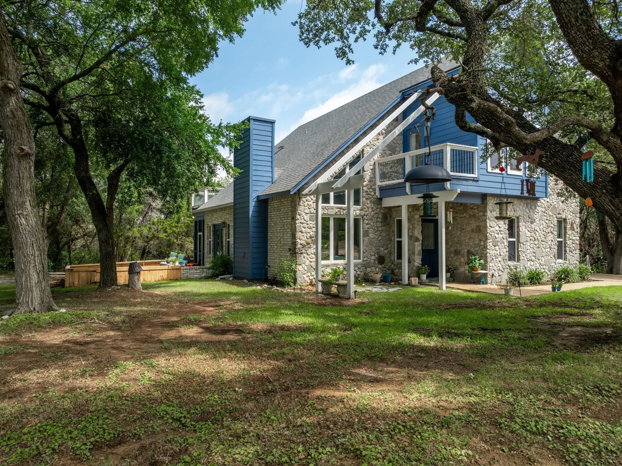 Single Family Residence For Sale in Hill County , 45145 Fringewood Drive, Whitney, Texas 76692, 3 Bedroom, 2 Bathroom, 2 Garage spaces, 1,676 Sqft, built in 2003, mls#21376493, Real Estate Agent in Whitney, Homes For Sale in Hill county, Homes For Sale in Whitney, Realtor in Whitney Texas, Real Estate Brokerage Independent Realty Texas, Luminita Cordes Realtor