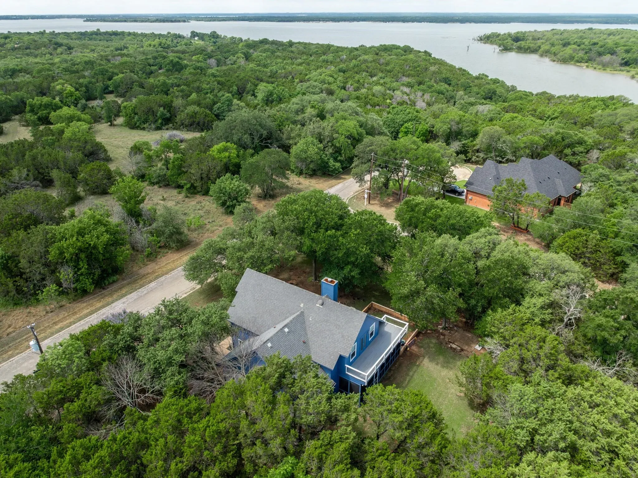 Single Family Residence For Sale in Hill County , 45145 Fringewood Drive, Whitney, Texas 76692, 3 Bedroom, 2 Bathroom, 2 Garage spaces, 1,676 Sqft, built in 2003, mls#21376493, Real Estate Agent in Whitney, Homes For Sale in Hill county, Homes For Sale in Whitney, Realtor in Whitney Texas, Real Estate Brokerage Independent Realty Texas, Luminita Cordes Realtor
