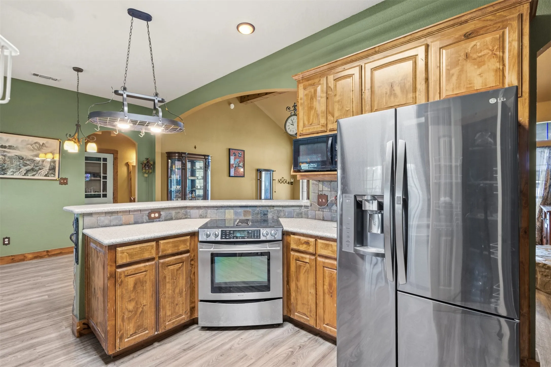 Single Family Residence For Sale in Kaufman County , 13733 County Road 109, Kaufman, Texas 75142, 3 Bedroom, 2 Bathroom, 2 Garage spaces, 2,240 Sqft, built in 2008, mls#21375199, Real Estate Agent in Kaufman, Homes For Sale in Kaufman county, Homes For Sale in Kaufman, Realtor in Kaufman Texas, Real Estate Brokerage Independent Realty Texas, Luminita Cordes Realtor