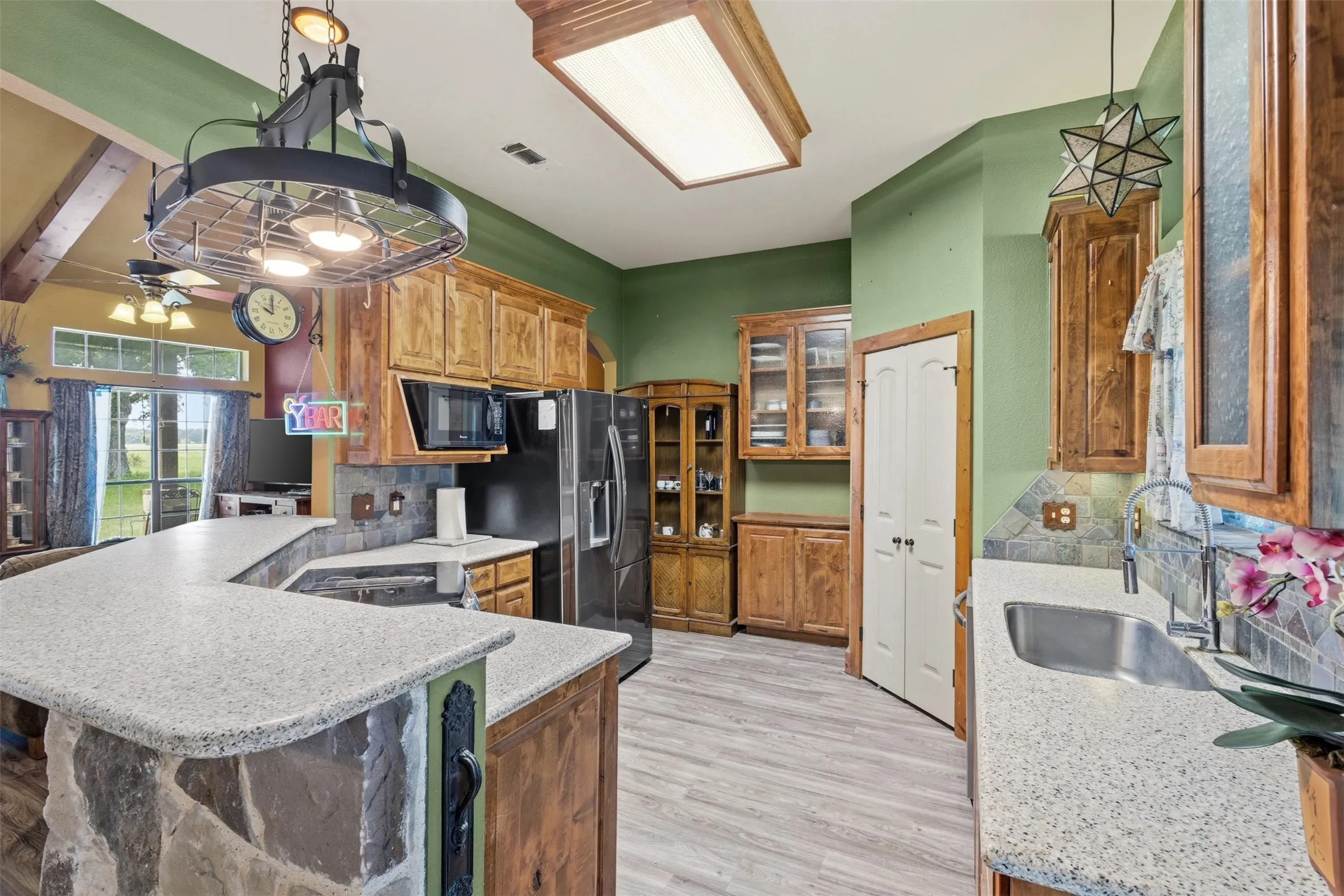Single Family Residence For Sale in Kaufman County , 13733 County Road 109, Kaufman, Texas 75142, 3 Bedroom, 2 Bathroom, 2 Garage spaces, 2,240 Sqft, built in 2008, mls#21375199, Real Estate Agent in Kaufman, Homes For Sale in Kaufman county, Homes For Sale in Kaufman, Realtor in Kaufman Texas, Real Estate Brokerage Independent Realty Texas, Luminita Cordes Realtor
