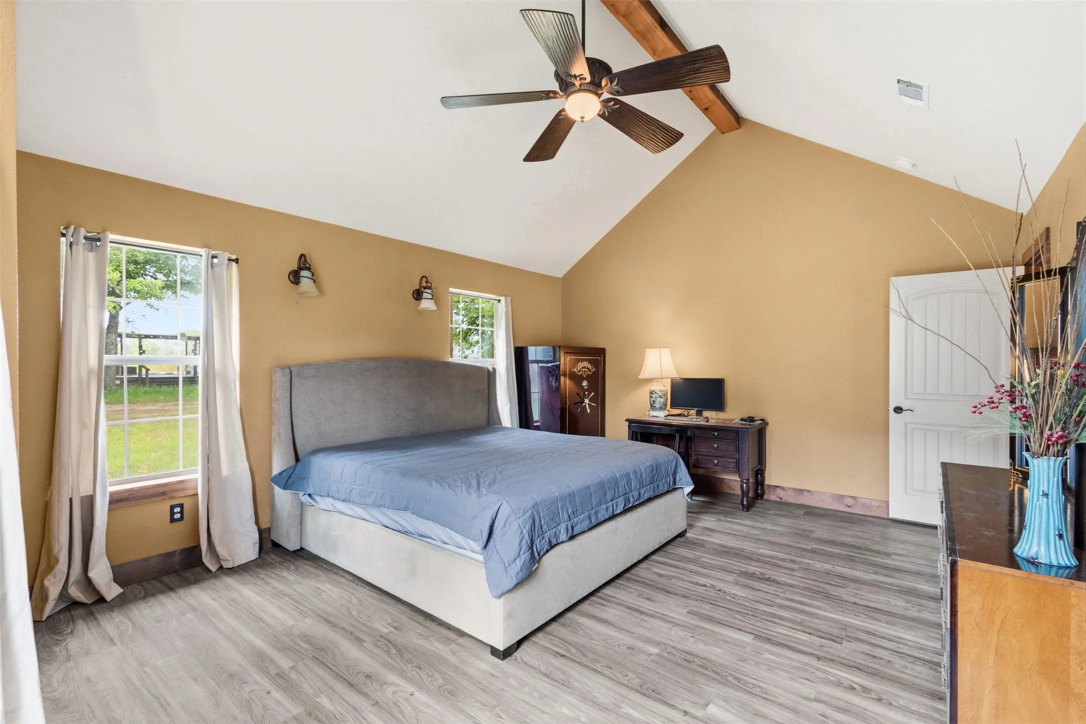 Single Family Residence For Sale in Kaufman County , 13733 County Road 109, Kaufman, Texas 75142, 3 Bedroom, 2 Bathroom, 2 Garage spaces, 2,240 Sqft, built in 2008, mls#21375199, Real Estate Agent in Kaufman, Homes For Sale in Kaufman county, Homes For Sale in Kaufman, Realtor in Kaufman Texas, Real Estate Brokerage Independent Realty Texas, Luminita Cordes Realtor