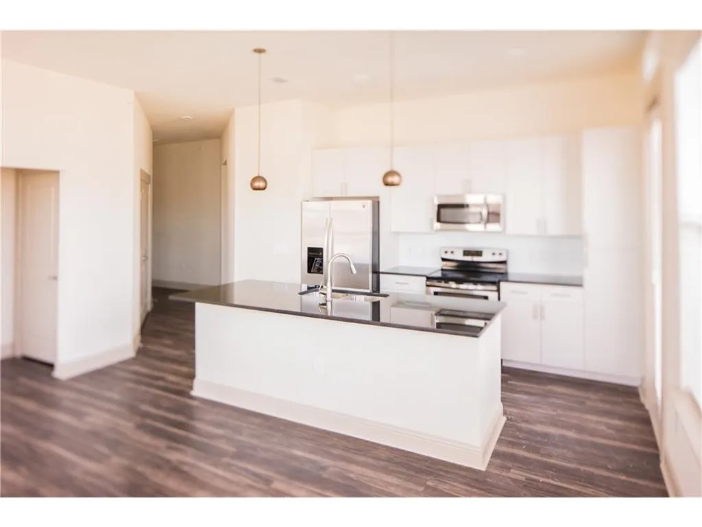 Apartment For Rent in Tarrant County , 2901 W 5th Street 207, Fort Worth, Texas 76107, 1 Bedroom, 1 Bathroom, 9 Garage spaces, 731 Sqft, built in 2015, mls#21377066, Real Estate Agent in Fort Worth, Homes For Rent in Tarrant county, Homes For Rent in Fort Worth, Realtor in Fort Worth Texas, Real Estate Brokerage Independent Realty Texas, Luminita Cordes Realtor