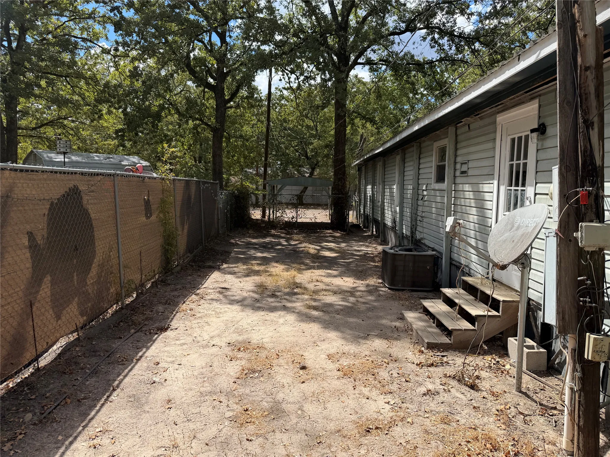 Manufactured Home For Sale in Henderson County , 108 Dove Lane, Mabank, Texas 75156, 3 Bedroom, 2 Bathroom, Garage spaces, 1,064 Sqft, built in 1984, mls#21377032, Real Estate Agent in Mabank, Homes For Sale in Henderson county, Homes For Sale in Mabank, Realtor in Mabank Texas, Real Estate Brokerage Independent Realty Texas, Luminita Cordes Realtor