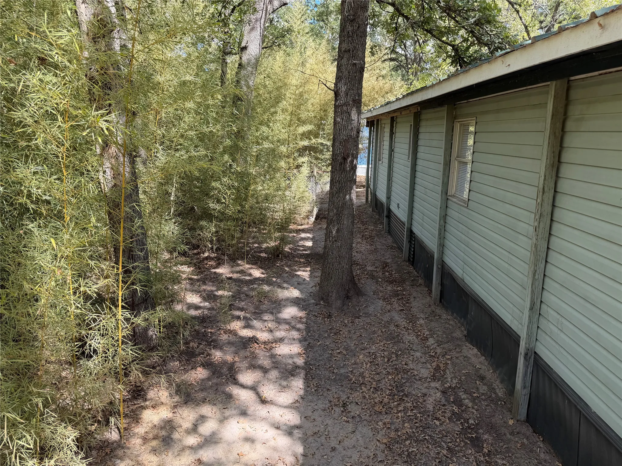 Manufactured Home For Sale in Henderson County , 108 Dove Lane, Mabank, Texas 75156, 3 Bedroom, 2 Bathroom, Garage spaces, 1,064 Sqft, built in 1984, mls#21377032, Real Estate Agent in Mabank, Homes For Sale in Henderson county, Homes For Sale in Mabank, Realtor in Mabank Texas, Real Estate Brokerage Independent Realty Texas, Luminita Cordes Realtor