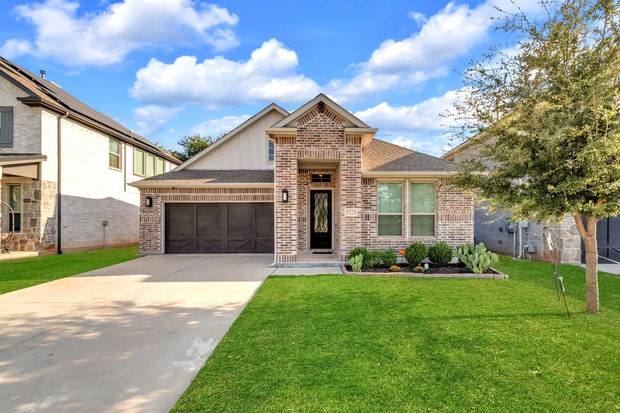 Single Family Residence For Sale in Tarrant County , 5221 Beautyberry Drive, Fort Worth, Texas 76036, 3 Bedroom, 2 Bathroom, 2 Garage spaces, 1,944 Sqft, built in 2021, mls#21376682, Real Estate Agent in Fort Worth, Homes For Sale in Tarrant county, Homes For Sale in Fort Worth, Realtor in Fort Worth Texas, Real Estate Brokerage Independent Realty Texas, Luminita Cordes Realtor