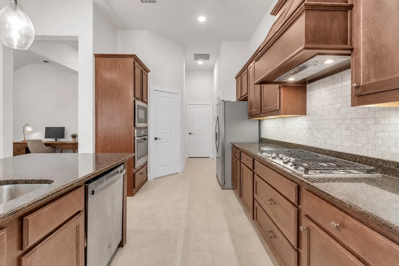 Single Family Residence For Sale in Tarrant County , 5221 Beautyberry Drive, Fort Worth, Texas 76036, 3 Bedroom, 2 Bathroom, 2 Garage spaces, 1,944 Sqft, built in 2021, mls#21376682, Real Estate Agent in Fort Worth, Homes For Sale in Tarrant county, Homes For Sale in Fort Worth, Realtor in Fort Worth Texas, Real Estate Brokerage Independent Realty Texas, Luminita Cordes Realtor