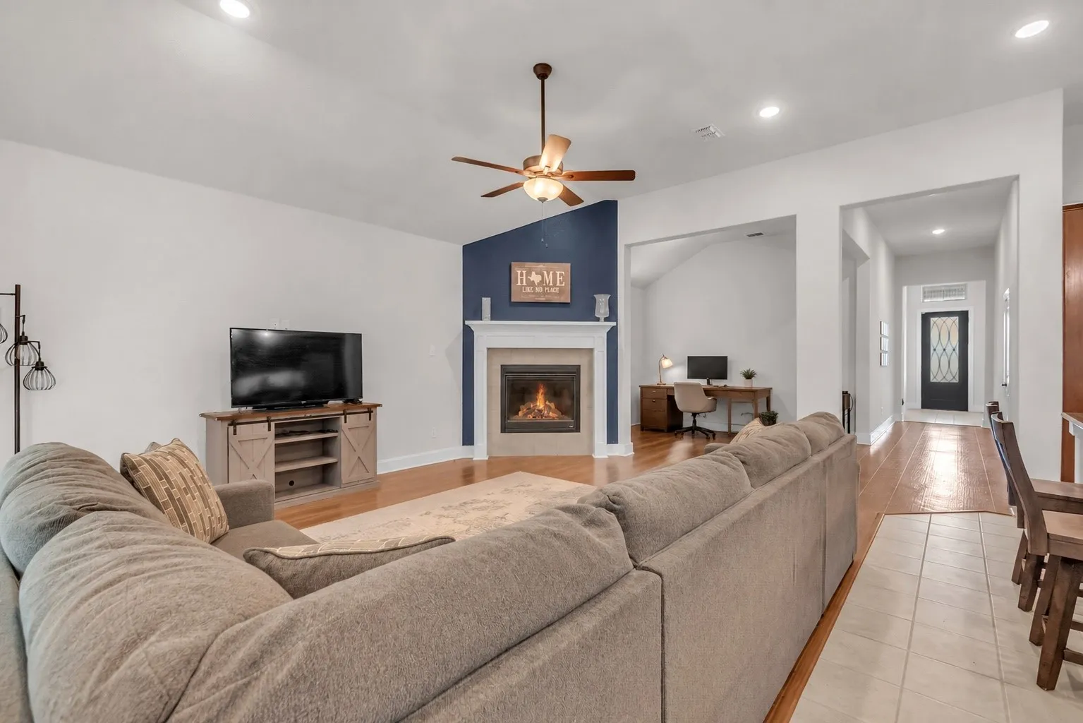 Single Family Residence For Sale in Tarrant County , 5221 Beautyberry Drive, Fort Worth, Texas 76036, 3 Bedroom, 2 Bathroom, 2 Garage spaces, 1,944 Sqft, built in 2021, mls#21376682, Real Estate Agent in Fort Worth, Homes For Sale in Tarrant county, Homes For Sale in Fort Worth, Realtor in Fort Worth Texas, Real Estate Brokerage Independent Realty Texas, Luminita Cordes Realtor