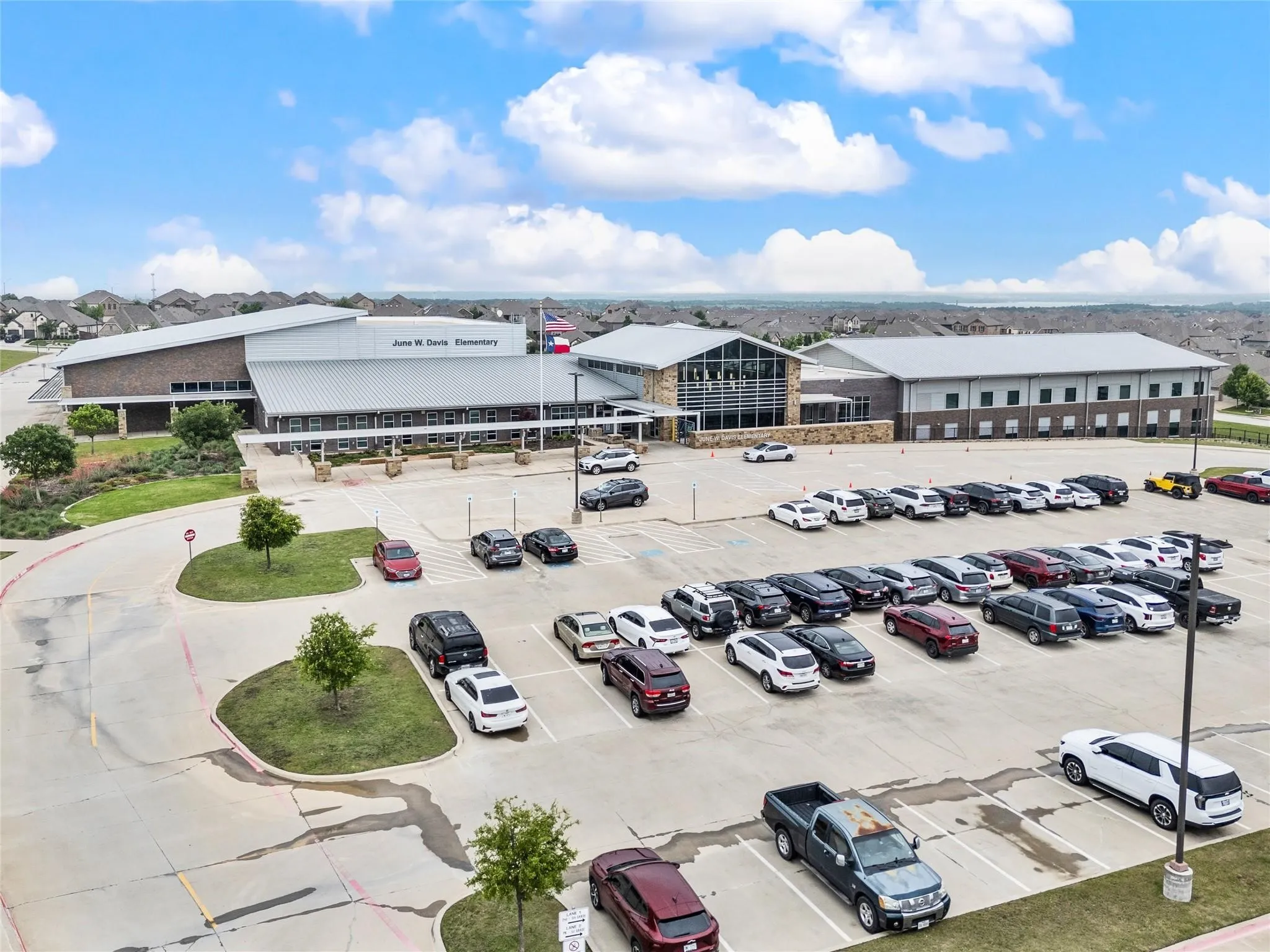 Single Family Residence For Sale in Tarrant County , 5221 Beautyberry Drive, Fort Worth, Texas 76036, 3 Bedroom, 2 Bathroom, 2 Garage spaces, 1,944 Sqft, built in 2021, mls#21376682, Real Estate Agent in Fort Worth, Homes For Sale in Tarrant county, Homes For Sale in Fort Worth, Realtor in Fort Worth Texas, Real Estate Brokerage Independent Realty Texas, Luminita Cordes Realtor