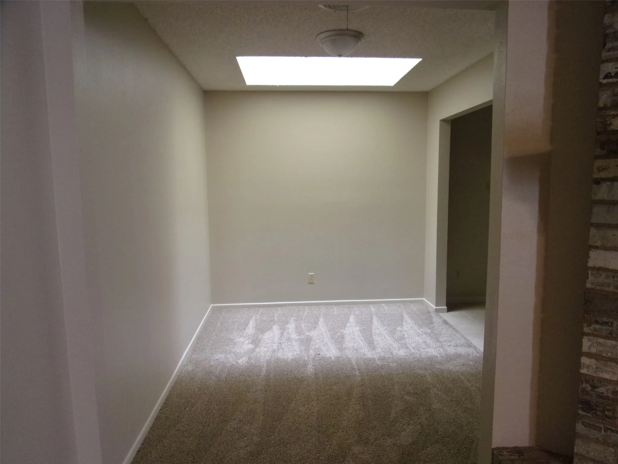 Single Family Residence For Rent in Taylor County , 22 Crossroads Drive, Abilene, Texas 79605, 2 Bedroom, 2 Bathroom, 1 Garage spaces, 1,188 Sqft, built in 1982, mls#21377072, Real Estate Agent in Abilene, Homes For Rent in Taylor county, Homes For Rent in Abilene, Realtor in Abilene Texas, Real Estate Brokerage Independent Realty Texas, Luminita Cordes Realtor