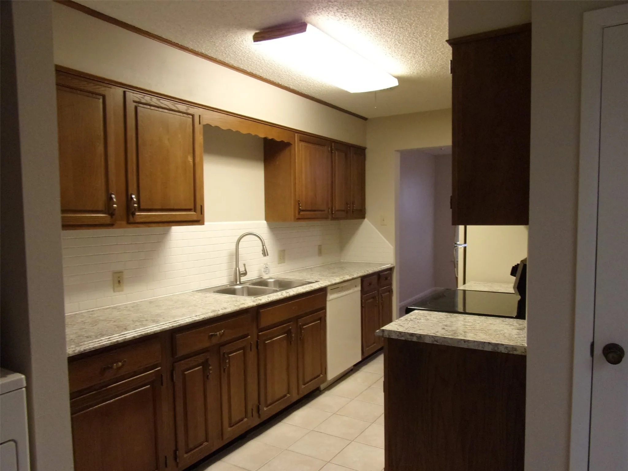 Single Family Residence For Rent in Taylor County , 22 Crossroads Drive, Abilene, Texas 79605, 2 Bedroom, 2 Bathroom, 1 Garage spaces, 1,188 Sqft, built in 1982, mls#21377072, Real Estate Agent in Abilene, Homes For Rent in Taylor county, Homes For Rent in Abilene, Realtor in Abilene Texas, Real Estate Brokerage Independent Realty Texas, Luminita Cordes Realtor