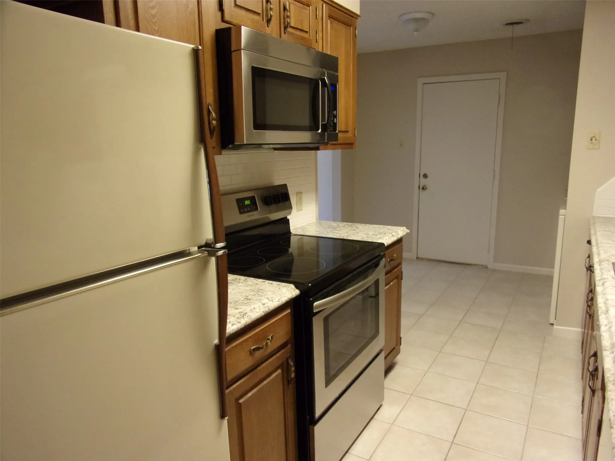 Single Family Residence For Rent in Taylor County , 22 Crossroads Drive, Abilene, Texas 79605, 2 Bedroom, 2 Bathroom, 1 Garage spaces, 1,188 Sqft, built in 1982, mls#21377072, Real Estate Agent in Abilene, Homes For Rent in Taylor county, Homes For Rent in Abilene, Realtor in Abilene Texas, Real Estate Brokerage Independent Realty Texas, Luminita Cordes Realtor
