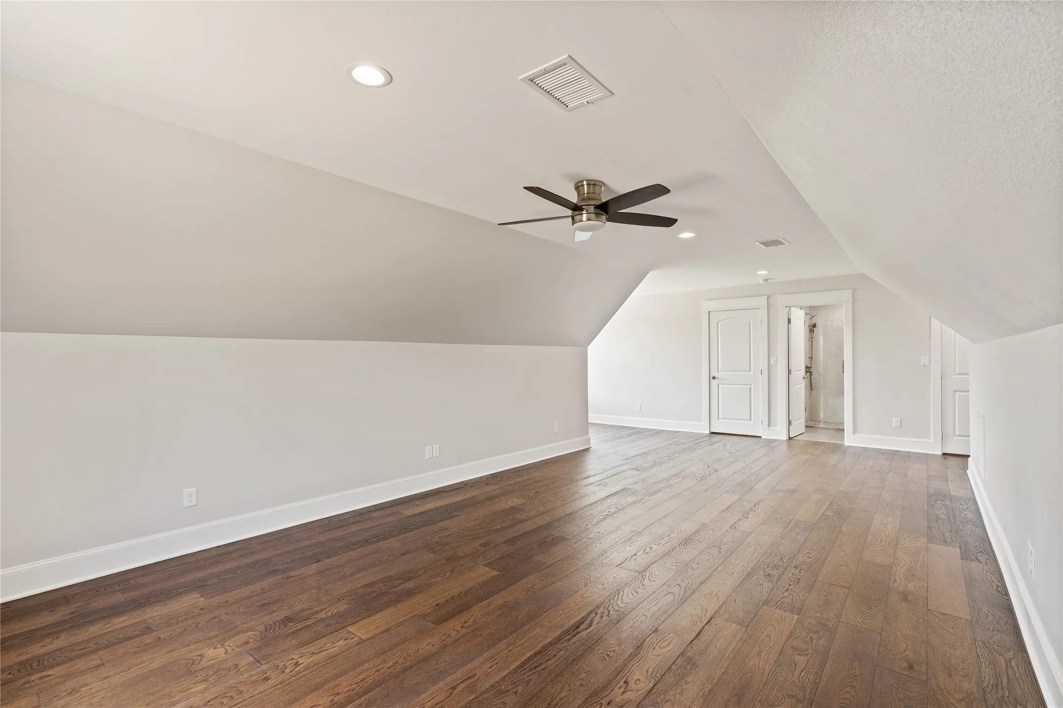 Single Family Residence For Sale in Smith County , 21604 Woodring Road, Bullard, Texas 75757, 5 Bedroom, 4 Bathroom, 3 Garage spaces, 3,309 Sqft, built in 2025, mls#21377069, Real Estate Agent in Bullard, Homes For Sale in Smith county, Homes For Sale in Bullard, Realtor in Bullard Texas, Real Estate Brokerage Independent Realty Texas, Luminita Cordes Realtor