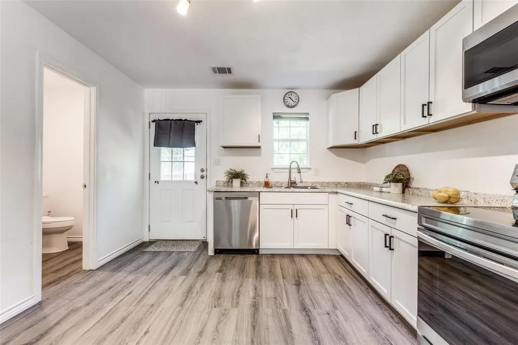 Single Family Residence For Rent in Henderson County , 7659 Double Bridge Road, Mabank, Texas 75156, 2 Bedroom, 2 Bathroom, Garage spaces, 1,024 Sqft, built in 2022, mls#21377078, Real Estate Agent in Mabank, Homes For Rent in Henderson county, Homes For Rent in Mabank, Realtor in Mabank Texas, Real Estate Brokerage Independent Realty Texas, Luminita Cordes Realtor