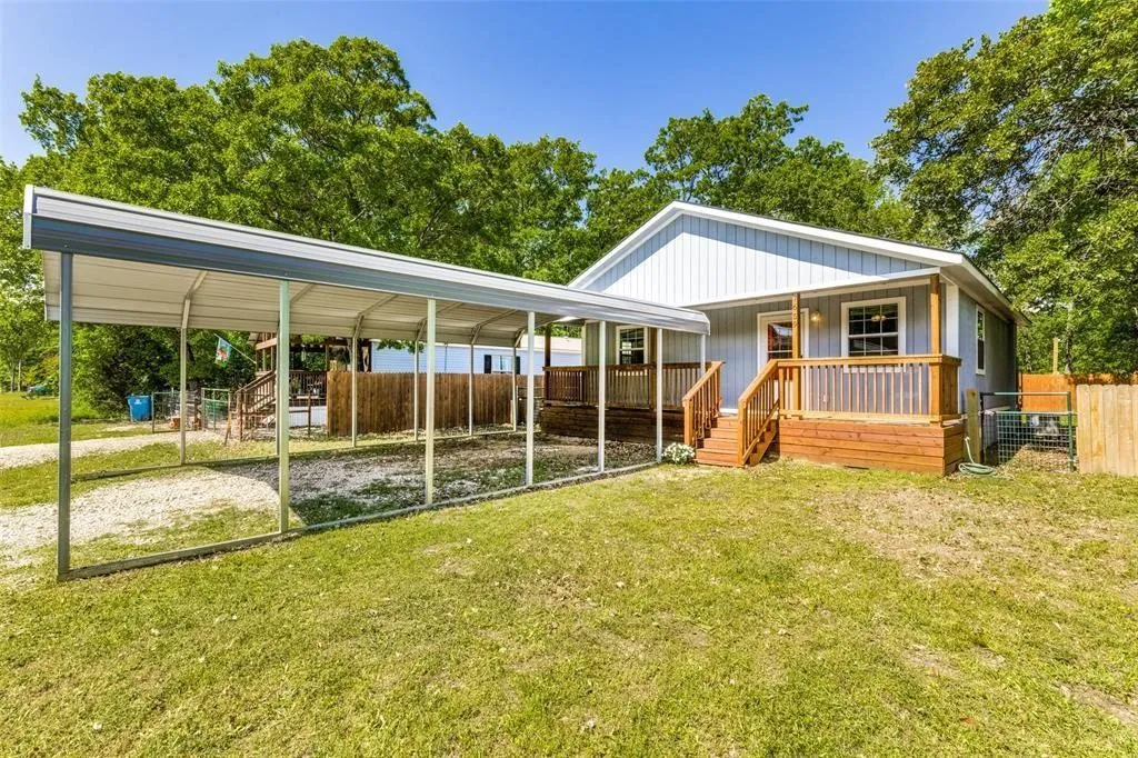 Single Family Residence For Rent in Henderson County , 7659 Double Bridge Road, Mabank, Texas 75156, 2 Bedroom, 2 Bathroom, Garage spaces, 1,024 Sqft, built in 2022, mls#21377078, Real Estate Agent in Mabank, Homes For Rent in Henderson county, Homes For Rent in Mabank, Realtor in Mabank Texas, Real Estate Brokerage Independent Realty Texas, Luminita Cordes Realtor