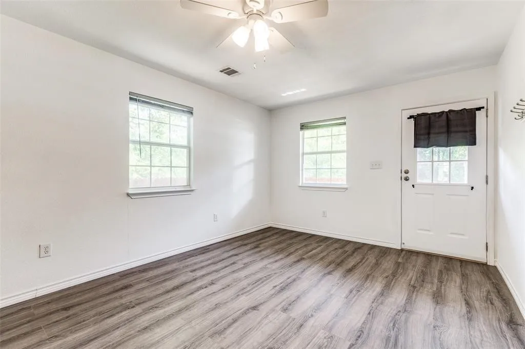 Single Family Residence For Rent in Henderson County , 7659 Double Bridge Road, Mabank, Texas 75156, 2 Bedroom, 2 Bathroom, Garage spaces, 1,024 Sqft, built in 2022, mls#21377078, Real Estate Agent in Mabank, Homes For Rent in Henderson county, Homes For Rent in Mabank, Realtor in Mabank Texas, Real Estate Brokerage Independent Realty Texas, Luminita Cordes Realtor