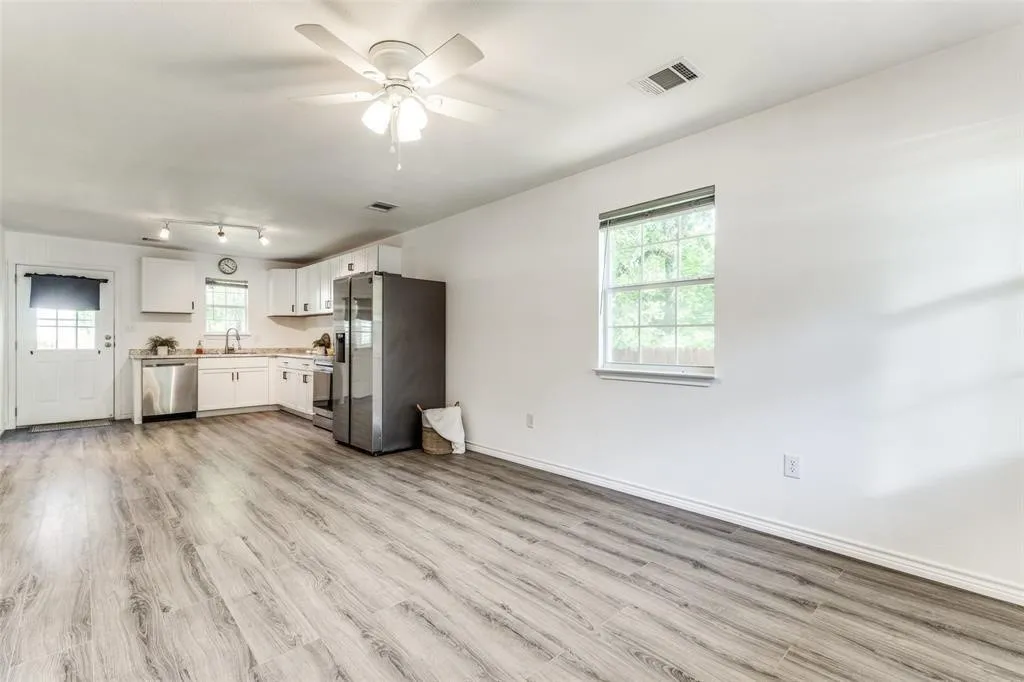 Single Family Residence For Rent in Henderson County , 7659 Double Bridge Road, Mabank, Texas 75156, 2 Bedroom, 2 Bathroom, Garage spaces, 1,024 Sqft, built in 2022, mls#21377078, Real Estate Agent in Mabank, Homes For Rent in Henderson county, Homes For Rent in Mabank, Realtor in Mabank Texas, Real Estate Brokerage Independent Realty Texas, Luminita Cordes Realtor