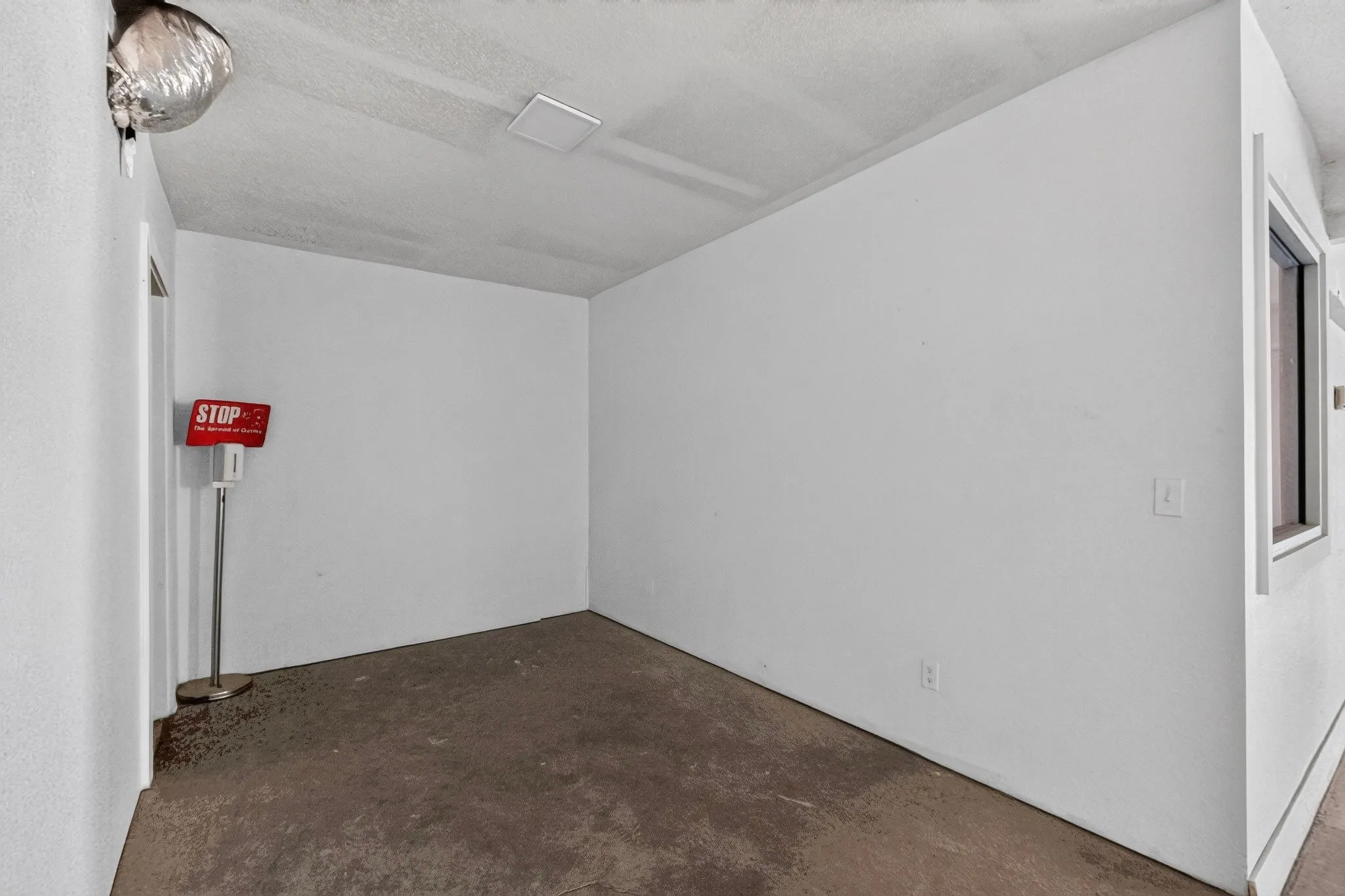 Retail For Sale in Dallas County , 3004 Hickory Tree Road, Balch Springs, Texas 75180, 0, 0, Garage spaces, 0 Sqft, built in 1953, mls#21375336, Real Estate Agent in Balch Springs, Homes For Sale in Dallas county, Homes For Sale in Balch Springs, Realtor in Balch Springs Texas, Real Estate Brokerage Independent Realty Texas, Luminita Cordes Realtor