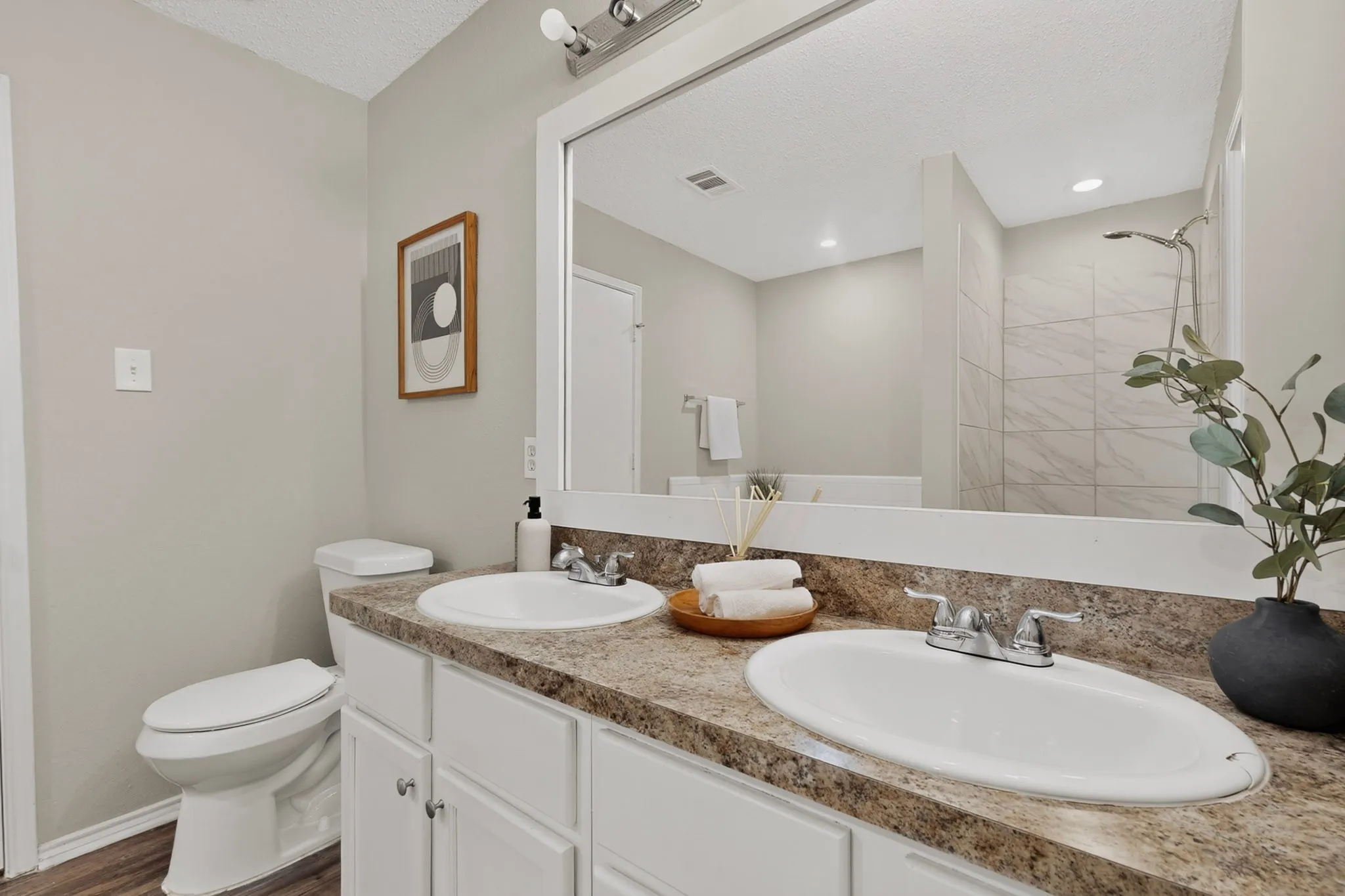 Single Family Residence For Rent in Denton County , 625 Spillway Drive, Little Elm, Texas 75068, 3 Bedroom, 2 Bathroom, 2 Garage spaces, 1,687 Sqft, built in 2001, mls#21377091, Real Estate Agent in Little Elm, Homes For Rent in Denton county, Homes For Rent in Little Elm, Realtor in Little Elm Texas, Real Estate Brokerage Independent Realty Texas, Luminita Cordes Realtor