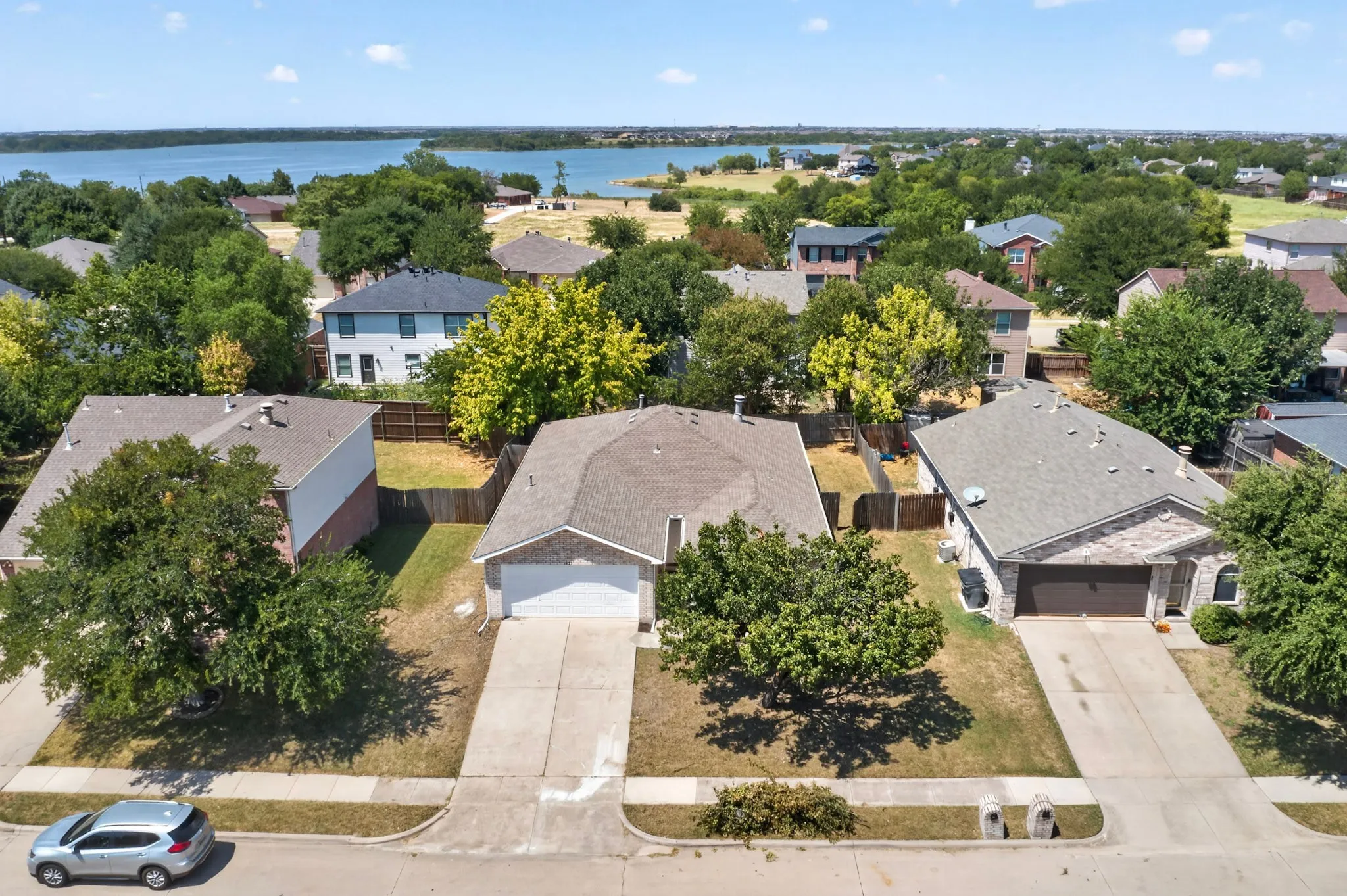 Single Family Residence For Rent in Denton County , 625 Spillway Drive, Little Elm, Texas 75068, 3 Bedroom, 2 Bathroom, 2 Garage spaces, 1,687 Sqft, built in 2001, mls#21377091, Real Estate Agent in Little Elm, Homes For Rent in Denton county, Homes For Rent in Little Elm, Realtor in Little Elm Texas, Real Estate Brokerage Independent Realty Texas, Luminita Cordes Realtor