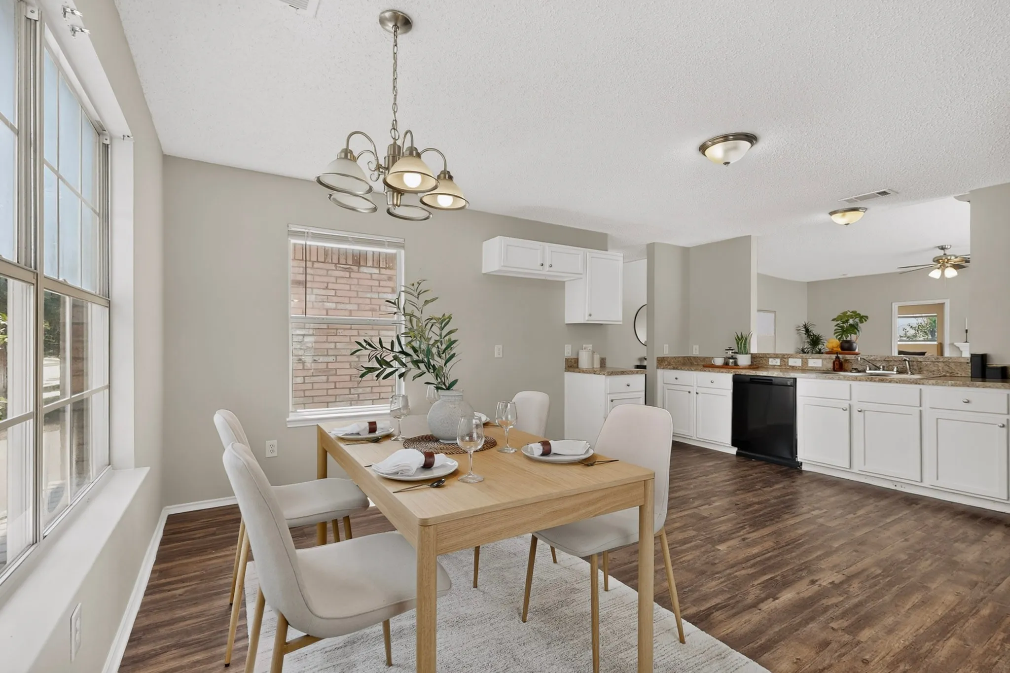 Single Family Residence For Rent in Denton County , 625 Spillway Drive, Little Elm, Texas 75068, 3 Bedroom, 2 Bathroom, 2 Garage spaces, 1,687 Sqft, built in 2001, mls#21377091, Real Estate Agent in Little Elm, Homes For Rent in Denton county, Homes For Rent in Little Elm, Realtor in Little Elm Texas, Real Estate Brokerage Independent Realty Texas, Luminita Cordes Realtor