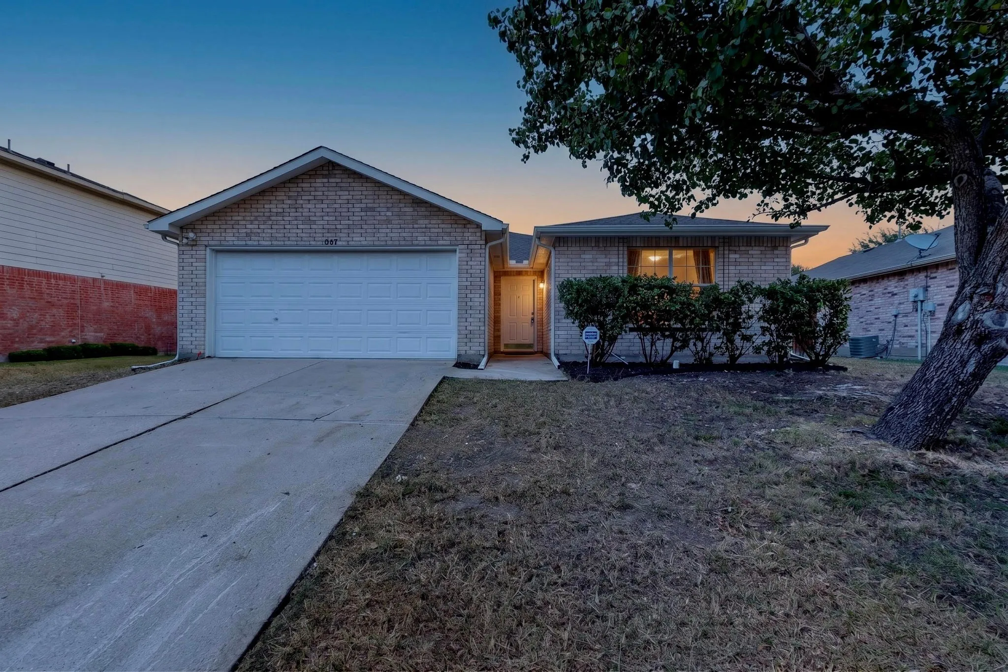 Single Family Residence For Rent in Denton County , 625 Spillway Drive, Little Elm, Texas 75068, 3 Bedroom, 2 Bathroom, 2 Garage spaces, 1,687 Sqft, built in 2001, mls#21377091, Real Estate Agent in Little Elm, Homes For Rent in Denton county, Homes For Rent in Little Elm, Realtor in Little Elm Texas, Real Estate Brokerage Independent Realty Texas, Luminita Cordes Realtor