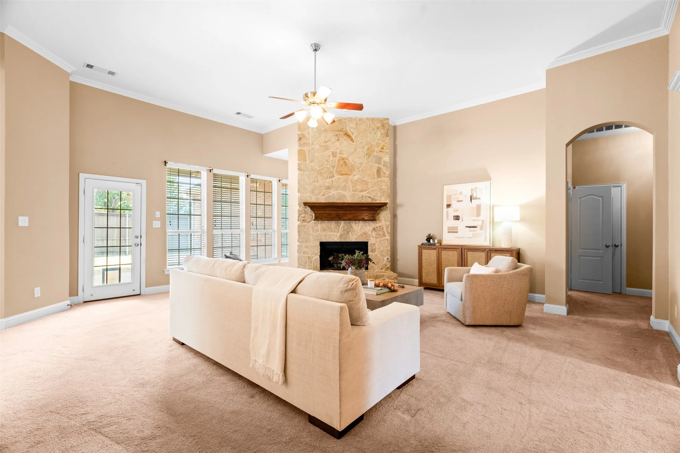 Single Family Residence For Sale in Collin County , 1728 Boxwood Lane, Wylie, Texas 75098, 3 Bedroom, 3 Bathroom, 2 Garage spaces, 2,455 Sqft, built in 2010, mls#21377050, Real Estate Agent in Wylie, Homes For Sale in Collin county, Homes For Sale in Wylie, Realtor in Wylie Texas, Real Estate Brokerage Independent Realty Texas, Luminita Cordes Realtor