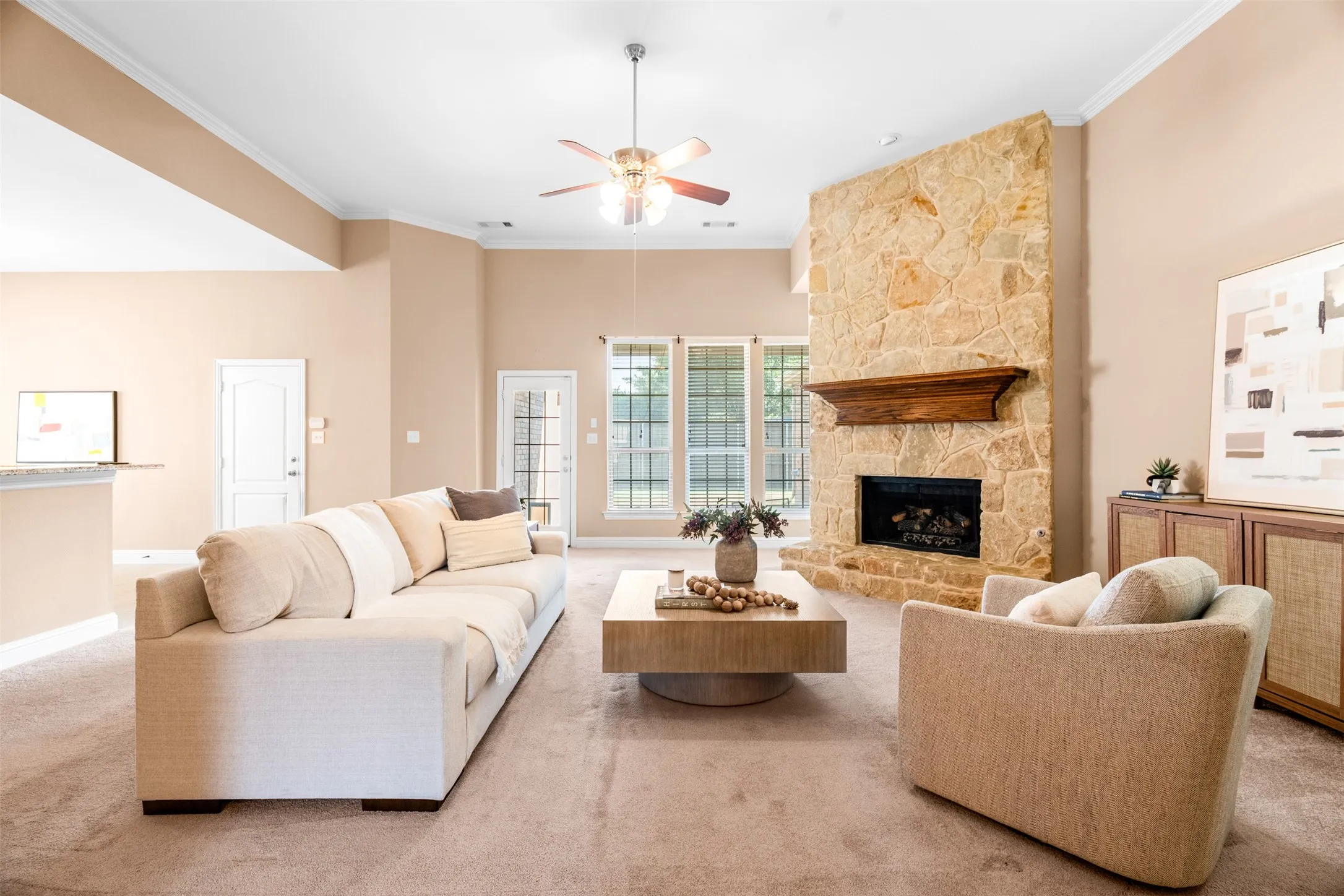 Single Family Residence For Sale in Collin County , 1728 Boxwood Lane, Wylie, Texas 75098, 3 Bedroom, 3 Bathroom, 2 Garage spaces, 2,455 Sqft, built in 2010, mls#21377050, Real Estate Agent in Wylie, Homes For Sale in Collin county, Homes For Sale in Wylie, Realtor in Wylie Texas, Real Estate Brokerage Independent Realty Texas, Luminita Cordes Realtor