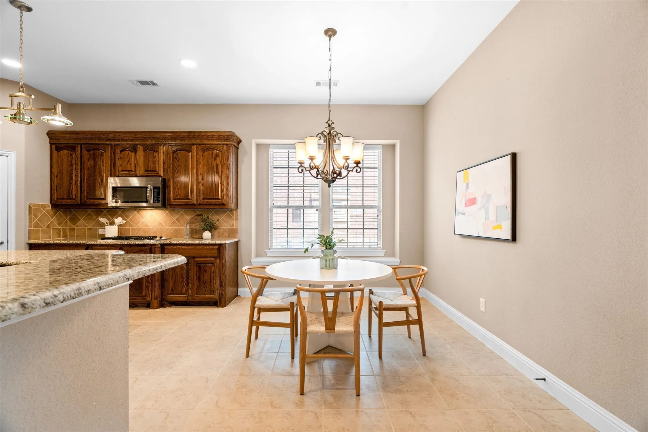 Single Family Residence For Sale in Collin County , 1728 Boxwood Lane, Wylie, Texas 75098, 3 Bedroom, 3 Bathroom, 2 Garage spaces, 2,455 Sqft, built in 2010, mls#21377050, Real Estate Agent in Wylie, Homes For Sale in Collin county, Homes For Sale in Wylie, Realtor in Wylie Texas, Real Estate Brokerage Independent Realty Texas, Luminita Cordes Realtor