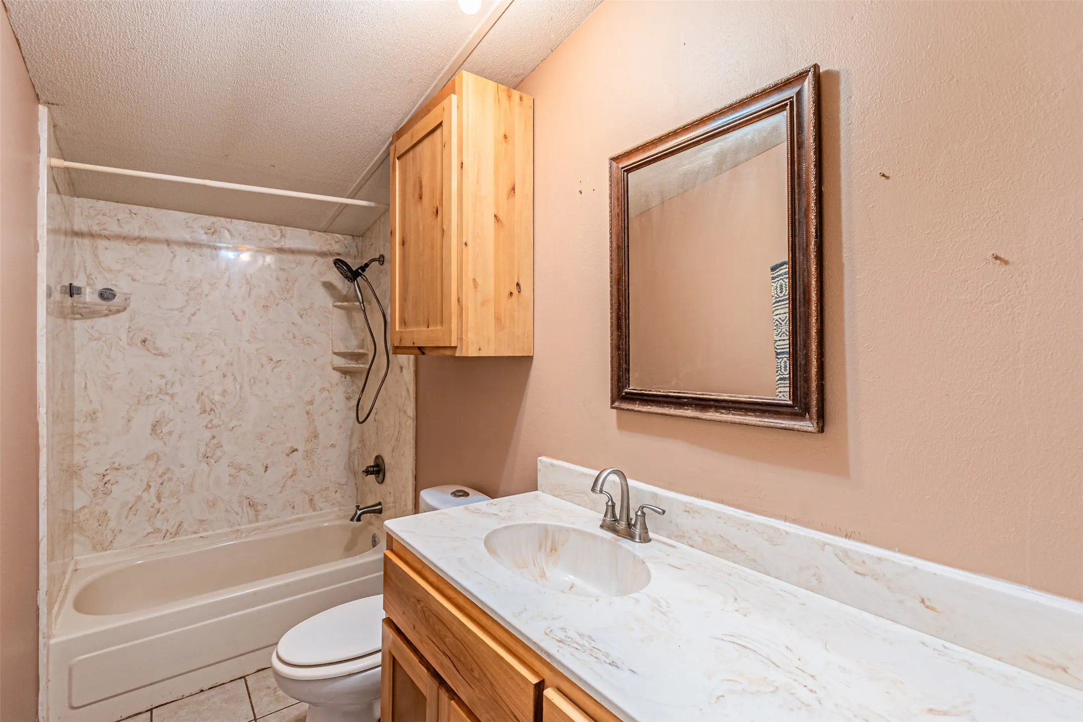 Mobile Home For Sale in Hood County , 3007 Tanglewood Drive, Granbury, Texas 76048, 2 Bedroom, 2 Bathroom, Garage spaces, 1,568 Sqft, built in 1985, mls#21377102, Real Estate Agent in Granbury, Homes For Sale in Hood county, Homes For Sale in Granbury, Realtor in Granbury Texas, Real Estate Brokerage Independent Realty Texas, Luminita Cordes Realtor