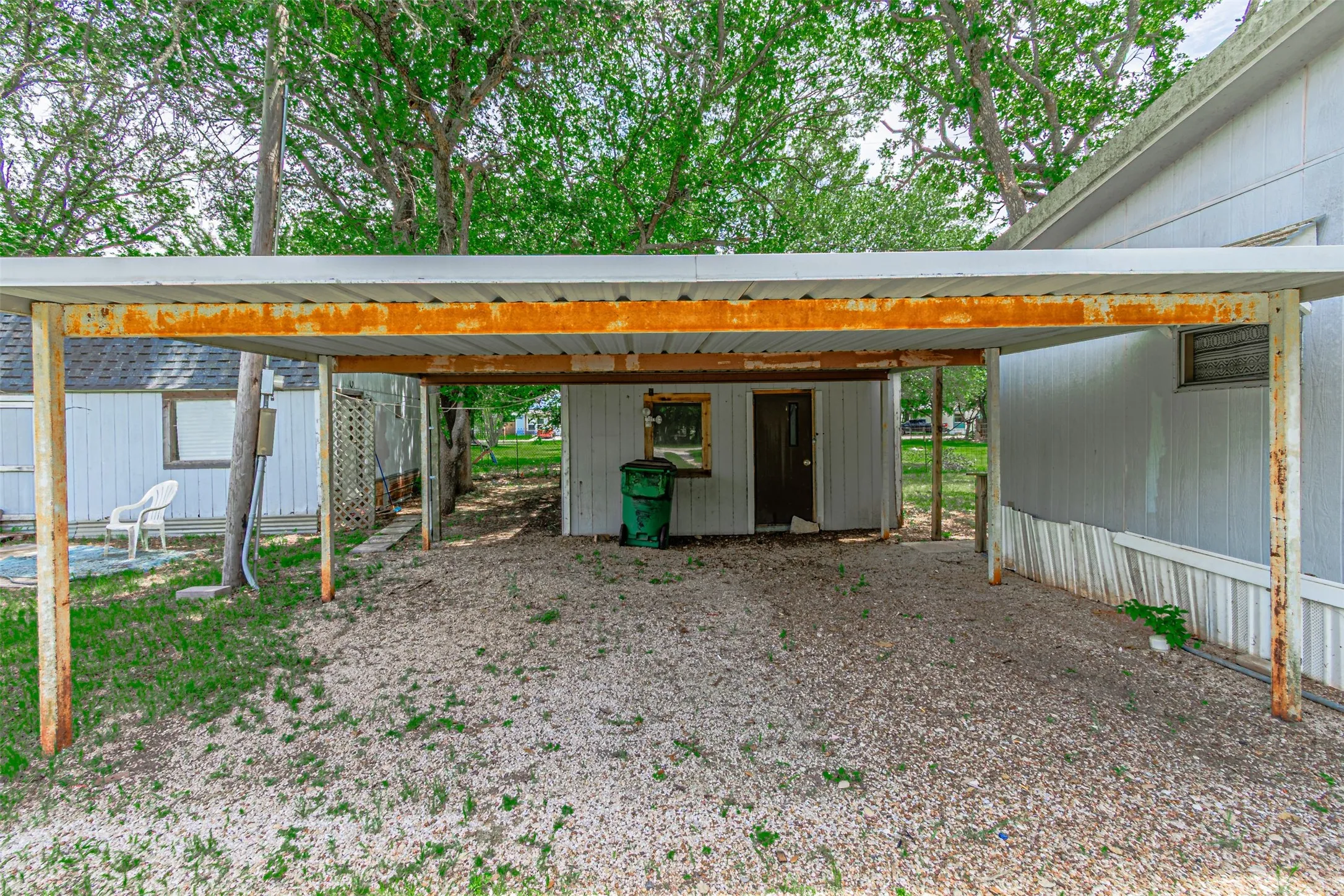Mobile Home For Sale in Hood County , 3007 Tanglewood Drive, Granbury, Texas 76048, 2 Bedroom, 2 Bathroom, Garage spaces, 1,568 Sqft, built in 1985, mls#21377102, Real Estate Agent in Granbury, Homes For Sale in Hood county, Homes For Sale in Granbury, Realtor in Granbury Texas, Real Estate Brokerage Independent Realty Texas, Luminita Cordes Realtor