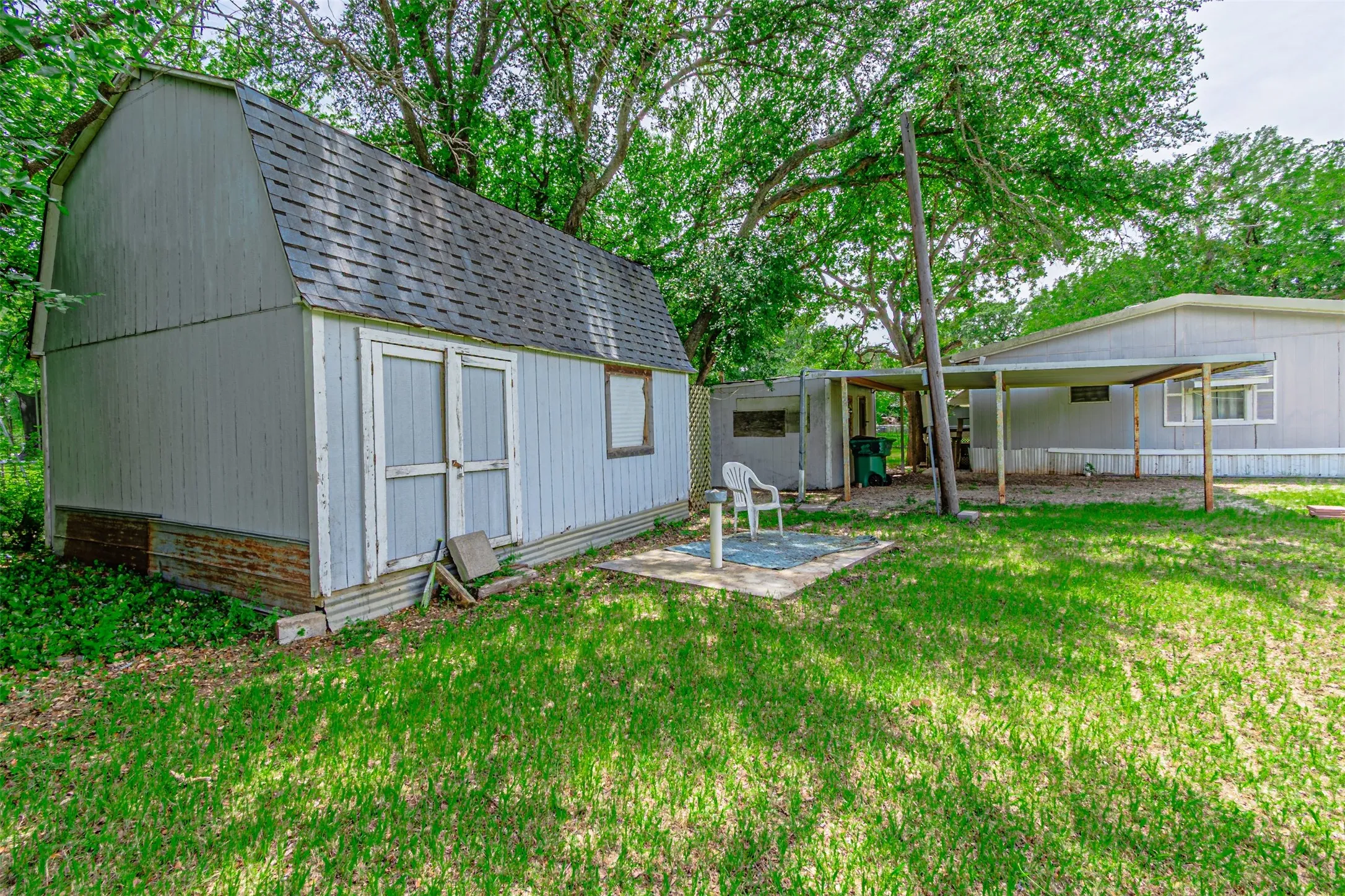 Mobile Home For Sale in Hood County , 3007 Tanglewood Drive, Granbury, Texas 76048, 2 Bedroom, 2 Bathroom, Garage spaces, 1,568 Sqft, built in 1985, mls#21377102, Real Estate Agent in Granbury, Homes For Sale in Hood county, Homes For Sale in Granbury, Realtor in Granbury Texas, Real Estate Brokerage Independent Realty Texas, Luminita Cordes Realtor