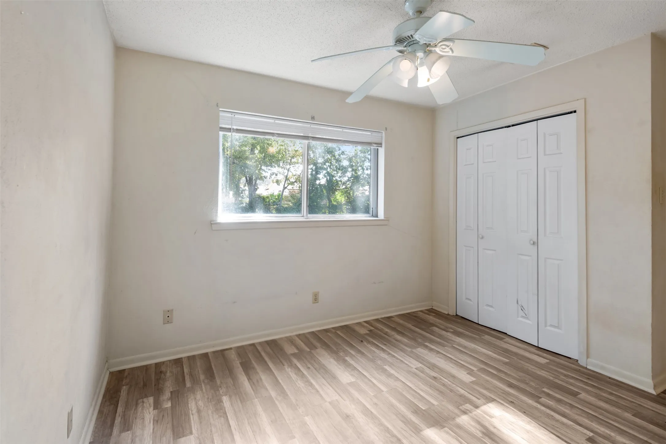 Single Family Residence For Sale in Denton County , 2409 Mccormick Street, Denton, Texas 76205, 3 Bedroom, 2 Bathroom, 2 Garage spaces, 1,031 Sqft, built in 1978, mls#21376198, Real Estate Agent in Denton, Homes For Sale in Denton county, Homes For Sale in Denton, Realtor in Denton Texas, Real Estate Brokerage Independent Realty Texas, Luminita Cordes Realtor