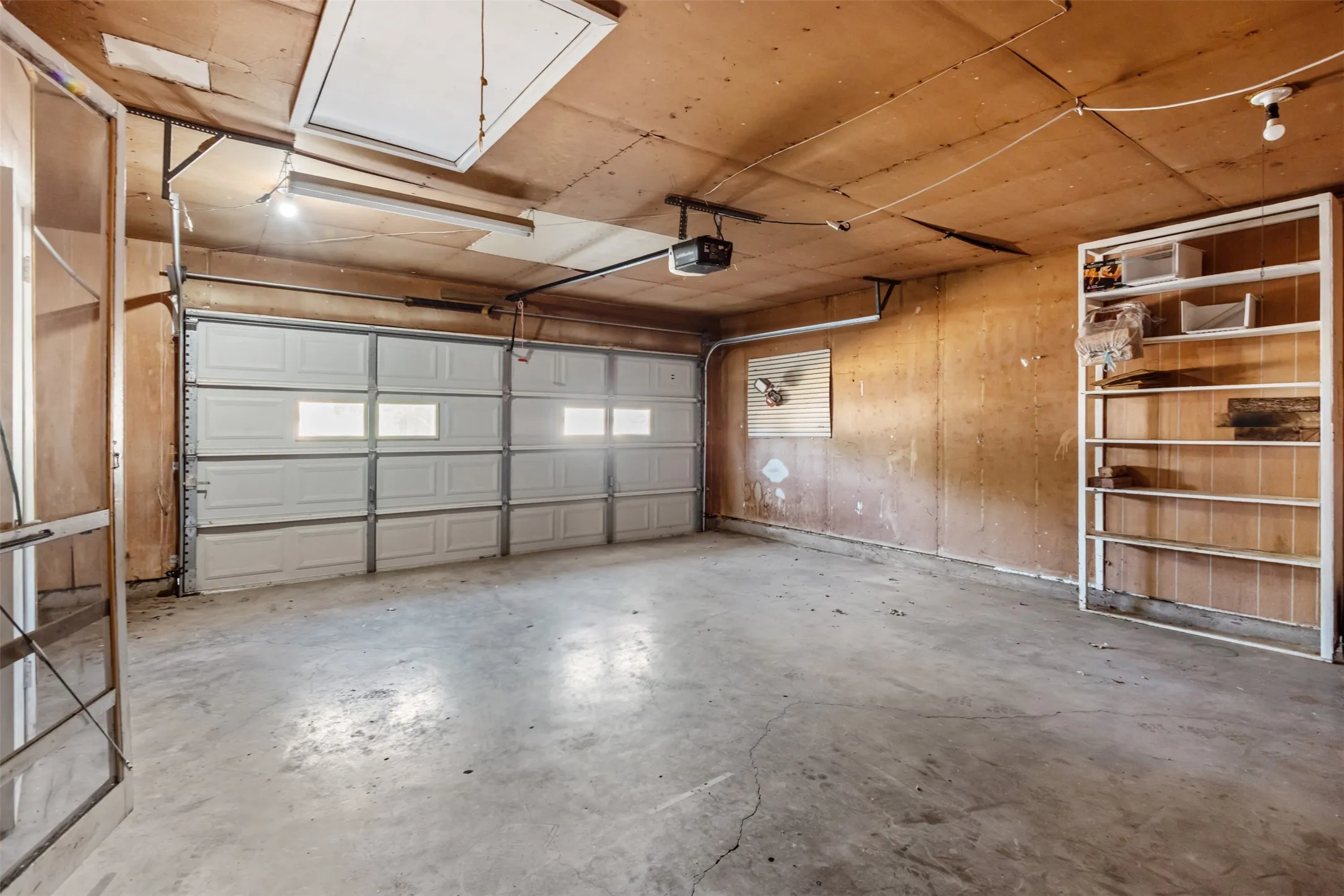 Single Family Residence For Sale in Denton County , 2409 Mccormick Street, Denton, Texas 76205, 3 Bedroom, 2 Bathroom, 2 Garage spaces, 1,031 Sqft, built in 1978, mls#21376198, Real Estate Agent in Denton, Homes For Sale in Denton county, Homes For Sale in Denton, Realtor in Denton Texas, Real Estate Brokerage Independent Realty Texas, Luminita Cordes Realtor