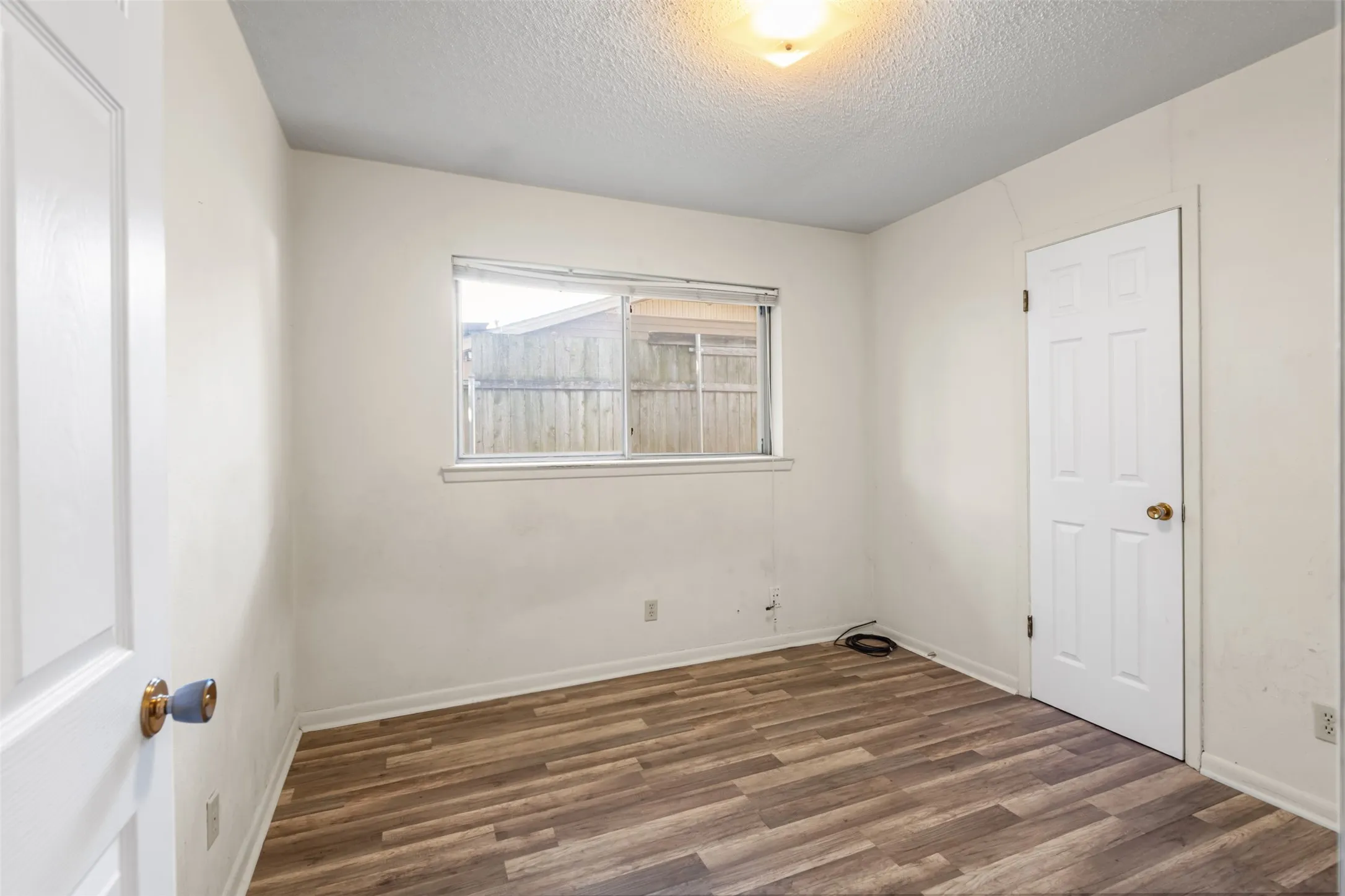 Single Family Residence For Sale in Denton County , 2409 Mccormick Street, Denton, Texas 76205, 3 Bedroom, 2 Bathroom, 2 Garage spaces, 1,031 Sqft, built in 1978, mls#21376198, Real Estate Agent in Denton, Homes For Sale in Denton county, Homes For Sale in Denton, Realtor in Denton Texas, Real Estate Brokerage Independent Realty Texas, Luminita Cordes Realtor