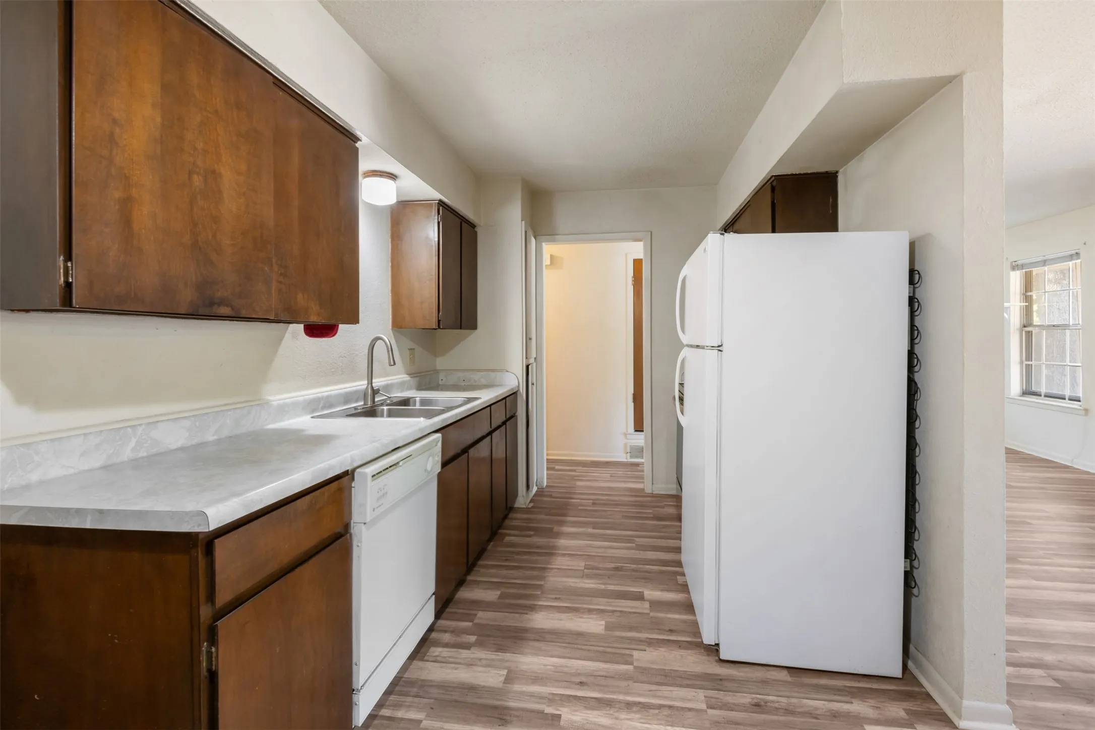 Single Family Residence For Sale in Denton County , 2409 Mccormick Street, Denton, Texas 76205, 3 Bedroom, 2 Bathroom, 2 Garage spaces, 1,031 Sqft, built in 1978, mls#21376198, Real Estate Agent in Denton, Homes For Sale in Denton county, Homes For Sale in Denton, Realtor in Denton Texas, Real Estate Brokerage Independent Realty Texas, Luminita Cordes Realtor