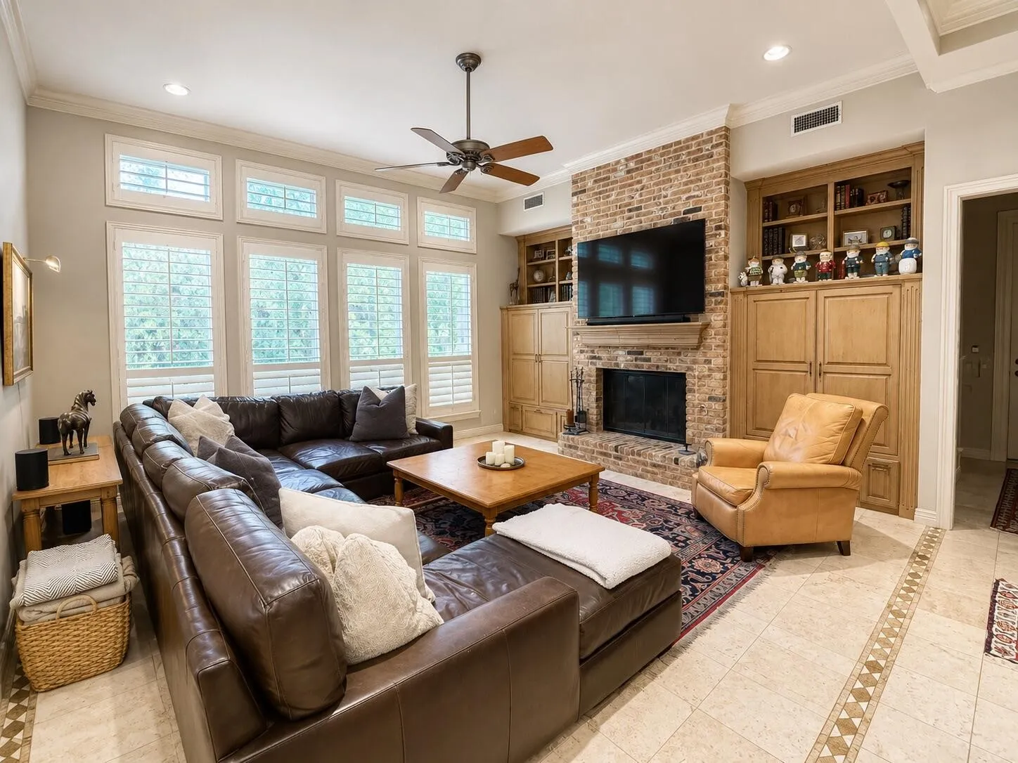 Single Family Residence For Sale in Tarrant County , 801 Huntington Court, Southlake, Texas 76092, 5 Bedroom, 6 Bathroom, 4 Garage spaces, 5,114 Sqft, built in 1996, mls#21377099, Real Estate Agent in Southlake, Homes For Sale in Tarrant county, Homes For Sale in Southlake, Realtor in Southlake Texas, Real Estate Brokerage Independent Realty Texas, Luminita Cordes Realtor