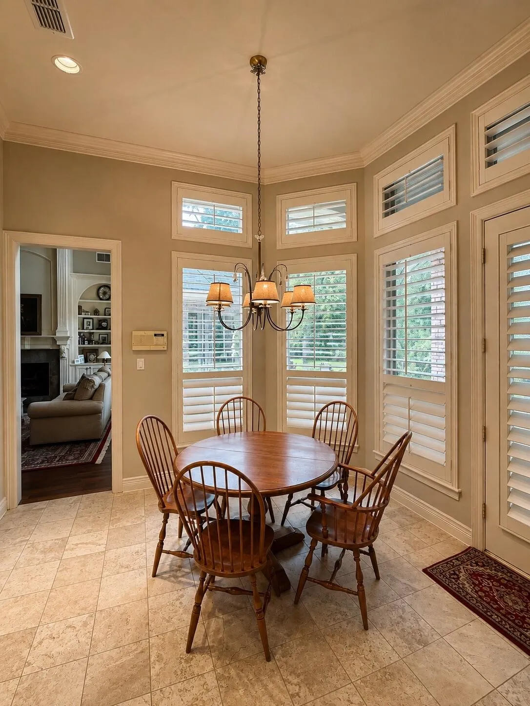 Single Family Residence For Sale in Tarrant County , 801 Huntington Court, Southlake, Texas 76092, 5 Bedroom, 6 Bathroom, 4 Garage spaces, 5,114 Sqft, built in 1996, mls#21377099, Real Estate Agent in Southlake, Homes For Sale in Tarrant county, Homes For Sale in Southlake, Realtor in Southlake Texas, Real Estate Brokerage Independent Realty Texas, Luminita Cordes Realtor