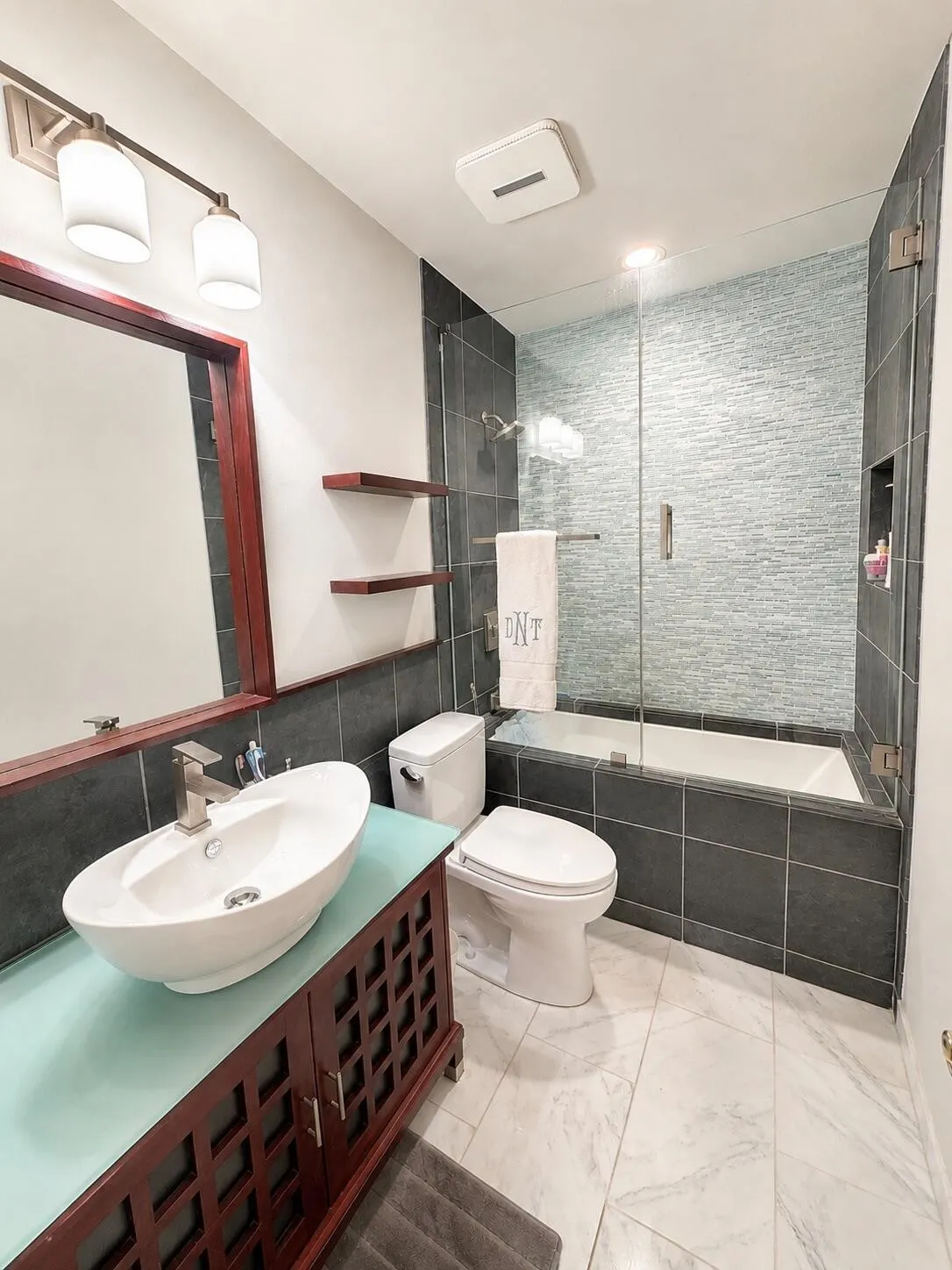 Single Family Residence For Sale in Tarrant County , 801 Huntington Court, Southlake, Texas 76092, 5 Bedroom, 6 Bathroom, 4 Garage spaces, 5,114 Sqft, built in 1996, mls#21377099, Real Estate Agent in Southlake, Homes For Sale in Tarrant county, Homes For Sale in Southlake, Realtor in Southlake Texas, Real Estate Brokerage Independent Realty Texas, Luminita Cordes Realtor