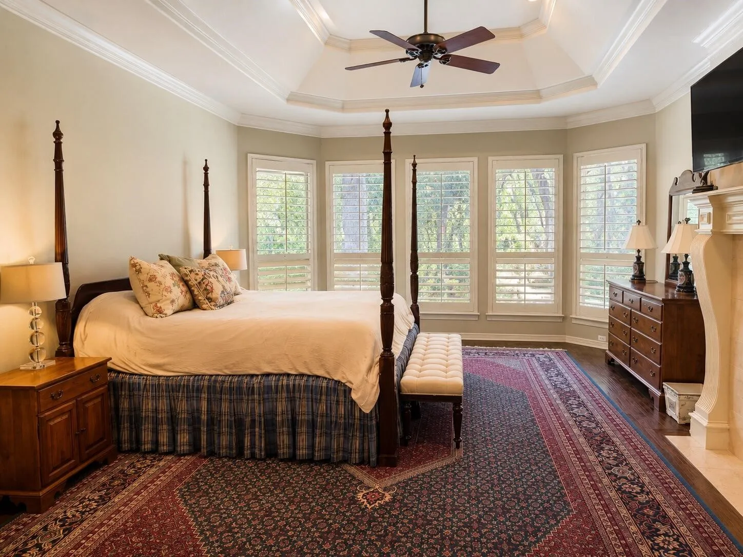 Single Family Residence For Sale in Tarrant County , 801 Huntington Court, Southlake, Texas 76092, 5 Bedroom, 6 Bathroom, 4 Garage spaces, 5,114 Sqft, built in 1996, mls#21377099, Real Estate Agent in Southlake, Homes For Sale in Tarrant county, Homes For Sale in Southlake, Realtor in Southlake Texas, Real Estate Brokerage Independent Realty Texas, Luminita Cordes Realtor