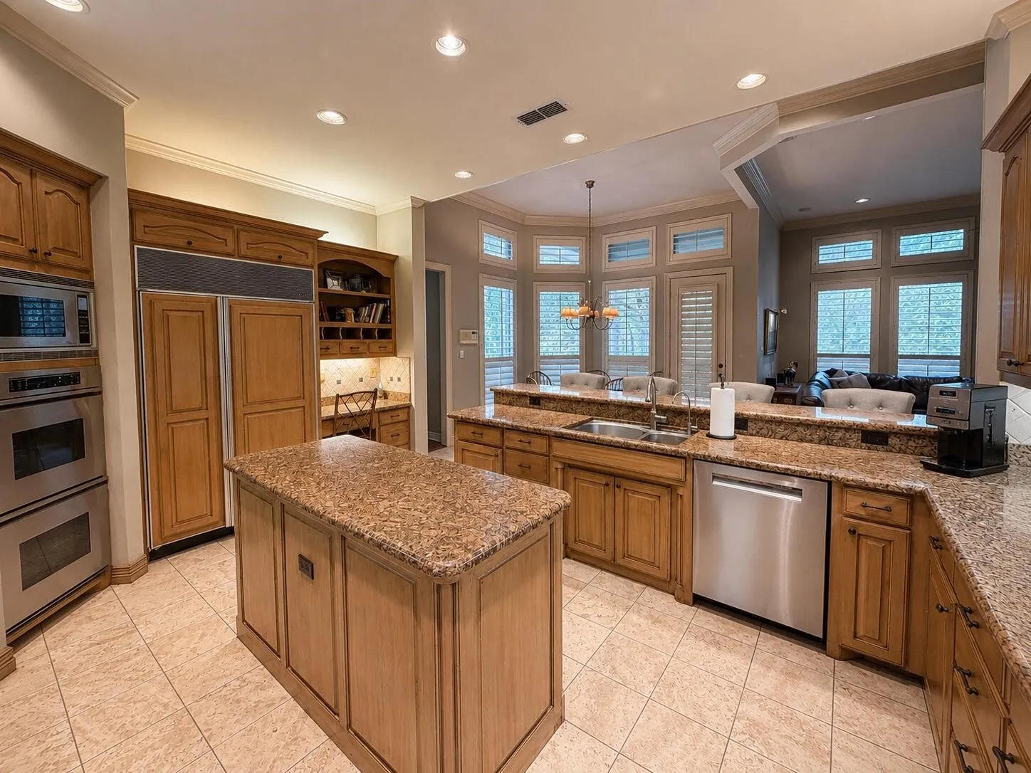 Single Family Residence For Sale in Tarrant County , 801 Huntington Court, Southlake, Texas 76092, 5 Bedroom, 6 Bathroom, 4 Garage spaces, 5,114 Sqft, built in 1996, mls#21377099, Real Estate Agent in Southlake, Homes For Sale in Tarrant county, Homes For Sale in Southlake, Realtor in Southlake Texas, Real Estate Brokerage Independent Realty Texas, Luminita Cordes Realtor
