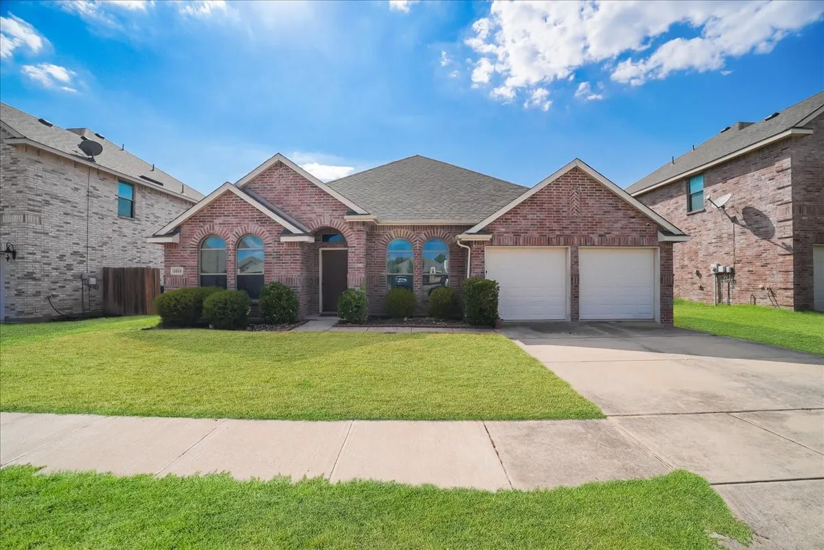 Single Family Residence For Sale in Denton County , 1010 Canterbury Drive, Prosper, Texas 75078, 4 Bedroom, 2 Bathroom, 2 Garage spaces, 2,045 Sqft, built in 2010, mls#21375055, Real Estate Agent in Prosper, Homes For Sale in Denton county, Homes For Sale in Prosper, Realtor in Prosper Texas, Real Estate Brokerage Independent Realty Texas, Luminita Cordes Realtor