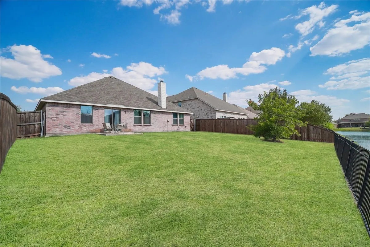 Single Family Residence For Sale in Denton County , 1010 Canterbury Drive, Prosper, Texas 75078, 4 Bedroom, 2 Bathroom, 2 Garage spaces, 2,045 Sqft, built in 2010, mls#21375055, Real Estate Agent in Prosper, Homes For Sale in Denton county, Homes For Sale in Prosper, Realtor in Prosper Texas, Real Estate Brokerage Independent Realty Texas, Luminita Cordes Realtor
