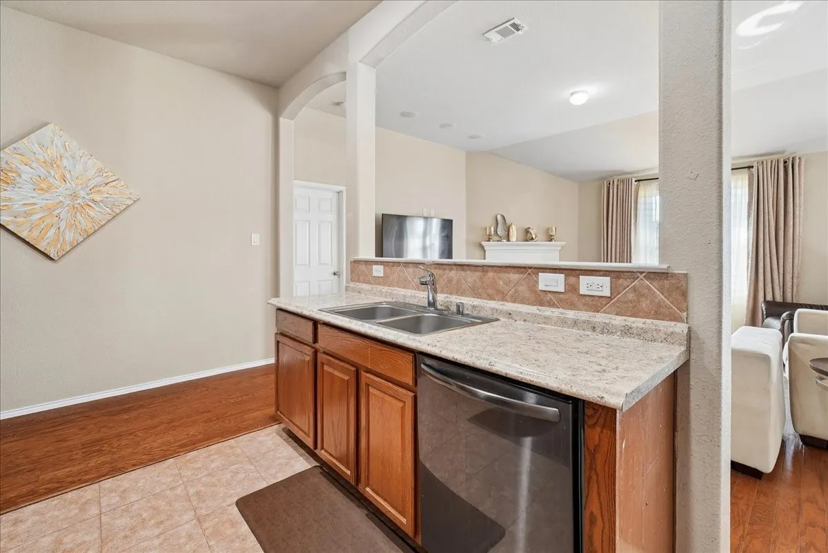 Single Family Residence For Sale in Denton County , 1010 Canterbury Drive, Prosper, Texas 75078, 4 Bedroom, 2 Bathroom, 2 Garage spaces, 2,045 Sqft, built in 2010, mls#21375055, Real Estate Agent in Prosper, Homes For Sale in Denton county, Homes For Sale in Prosper, Realtor in Prosper Texas, Real Estate Brokerage Independent Realty Texas, Luminita Cordes Realtor